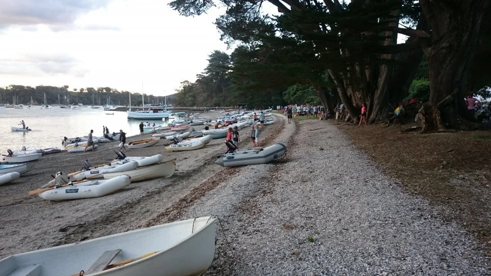 DinghysOnTheBeach.jpg