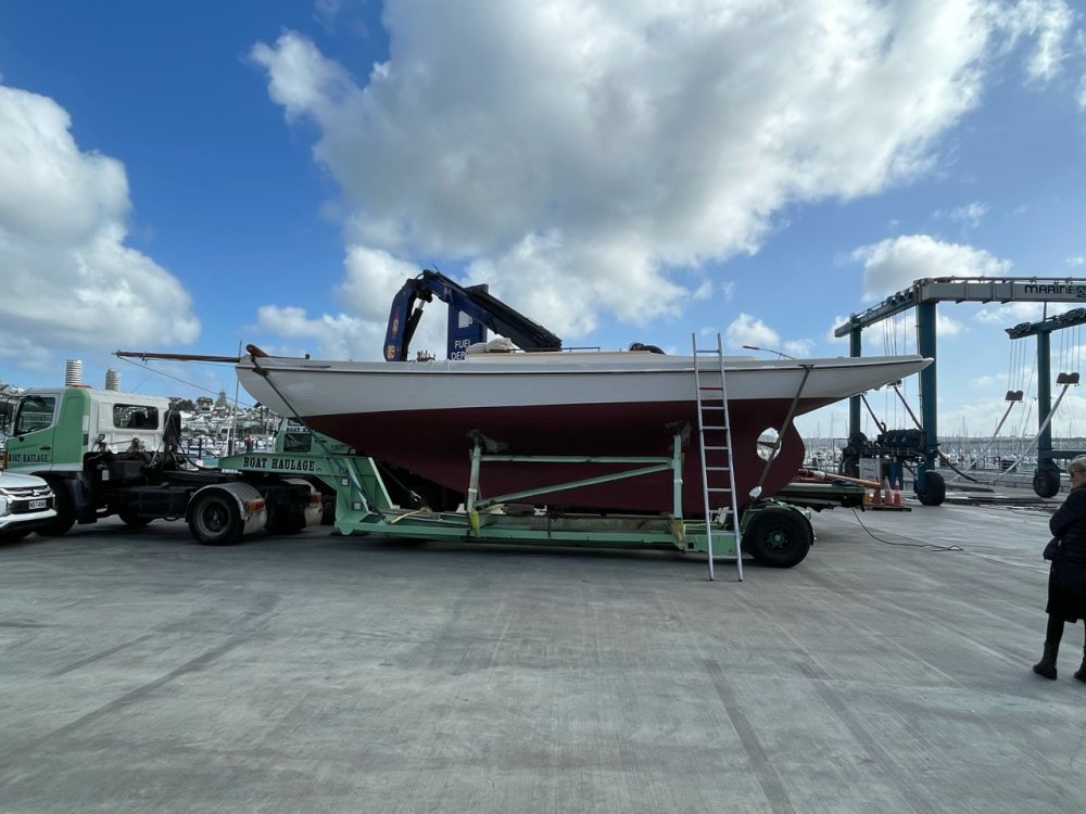 Boat Haulage readying to restep the mast at Orams Marine.