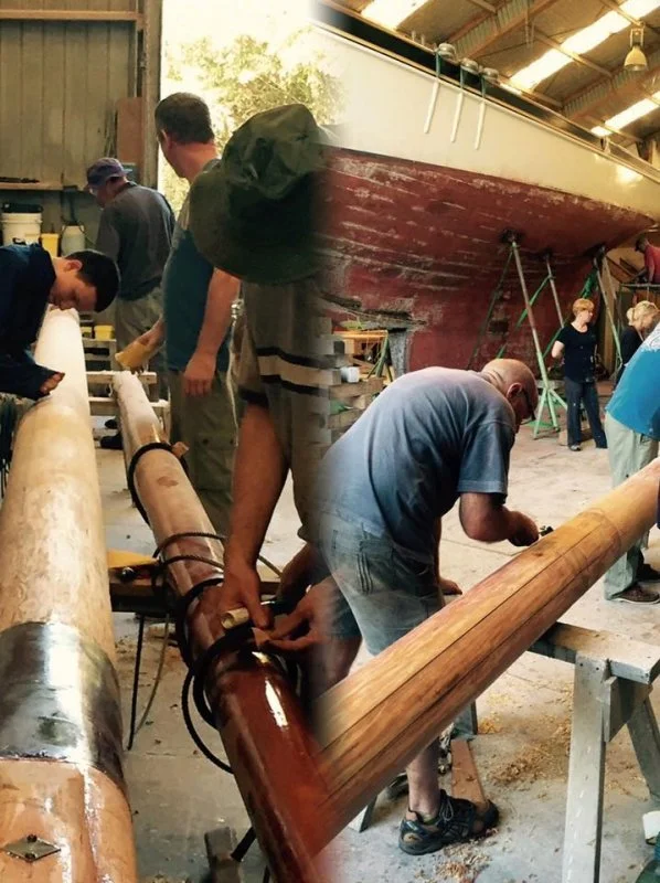 Many hands make light work.