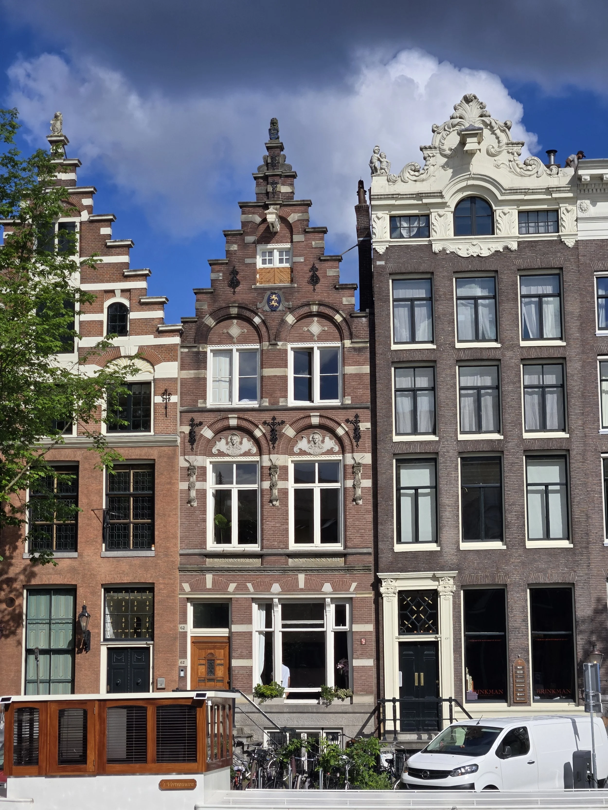 historic canal houses amsterdam