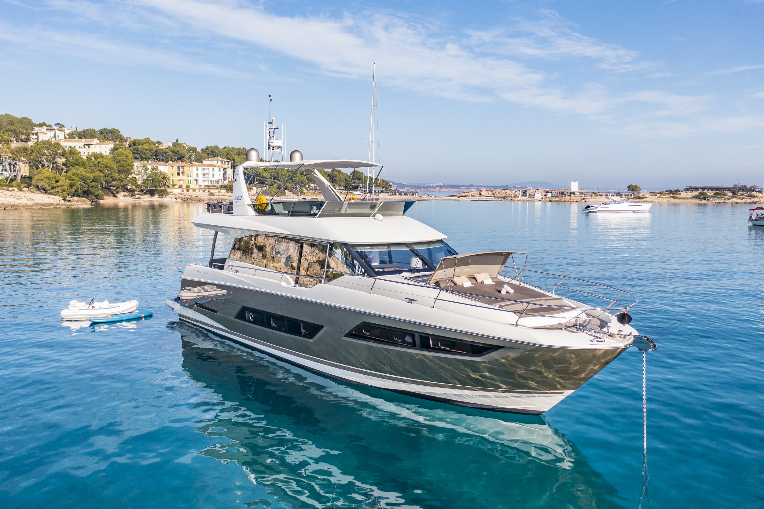 Blue M | 8/12 guests | 4 cabins | 21m