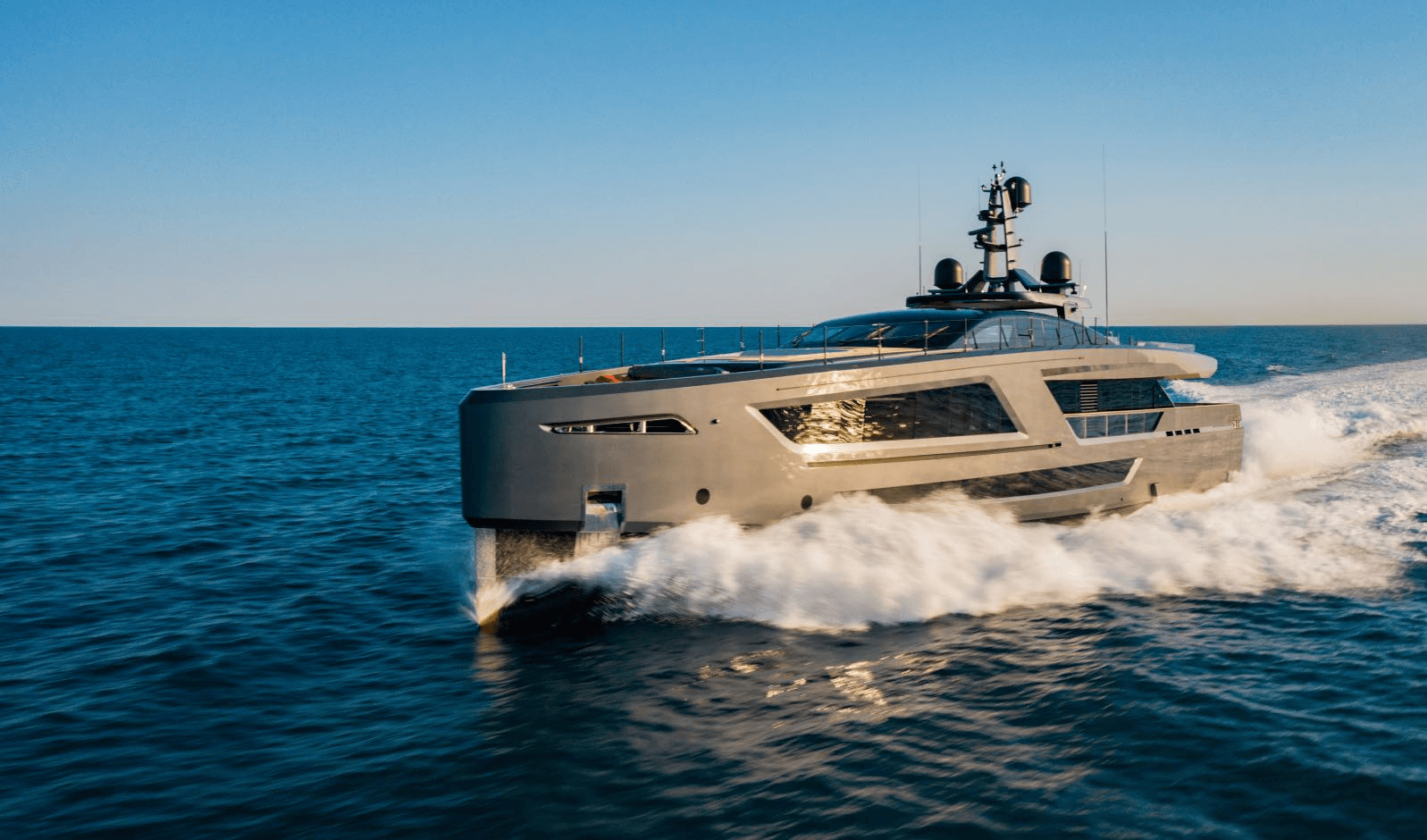 Panam | 11 guests | 5 cabins | 40m