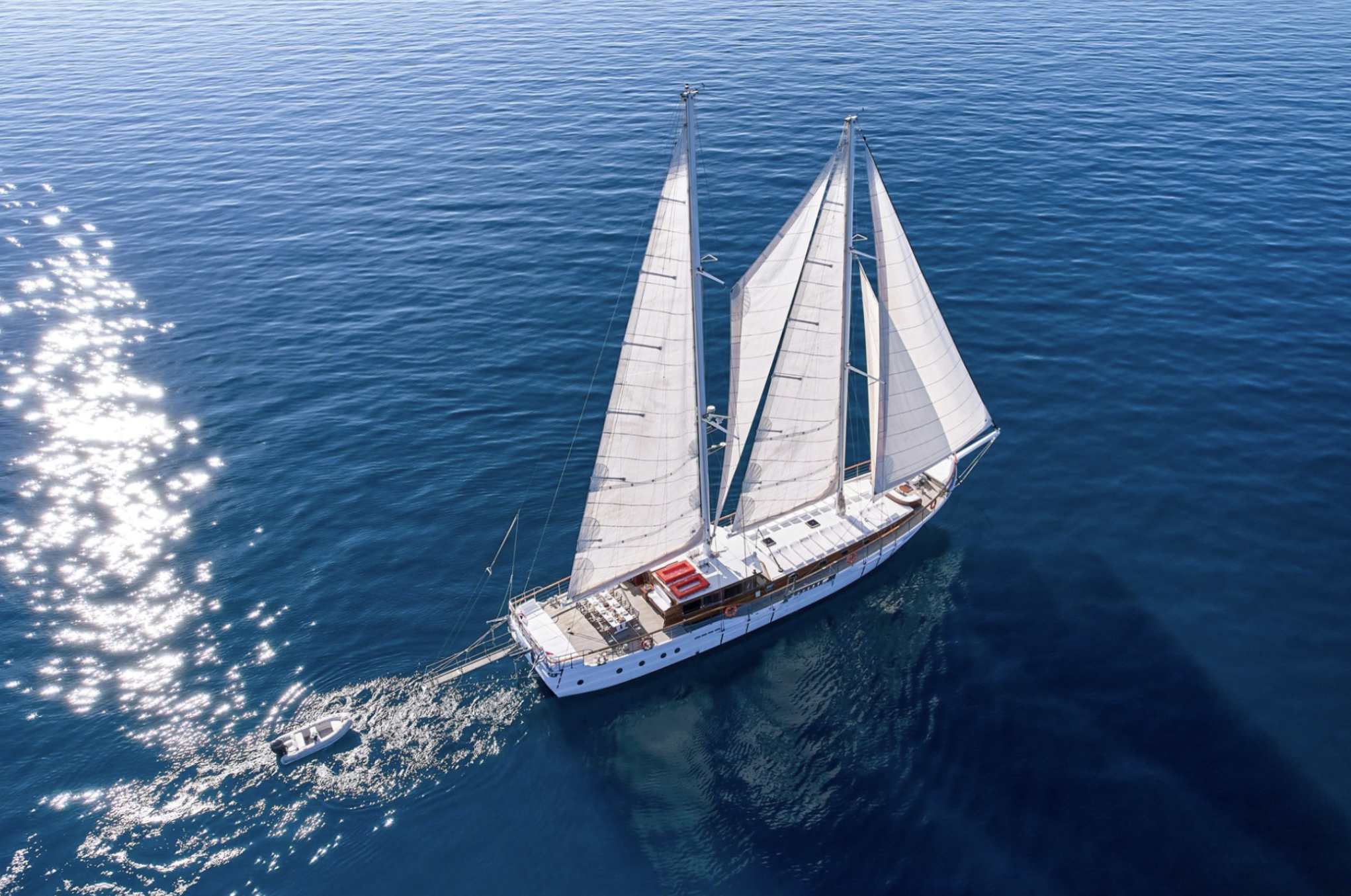 White Pearl |  12 guests | 6 cabins | 5 crew