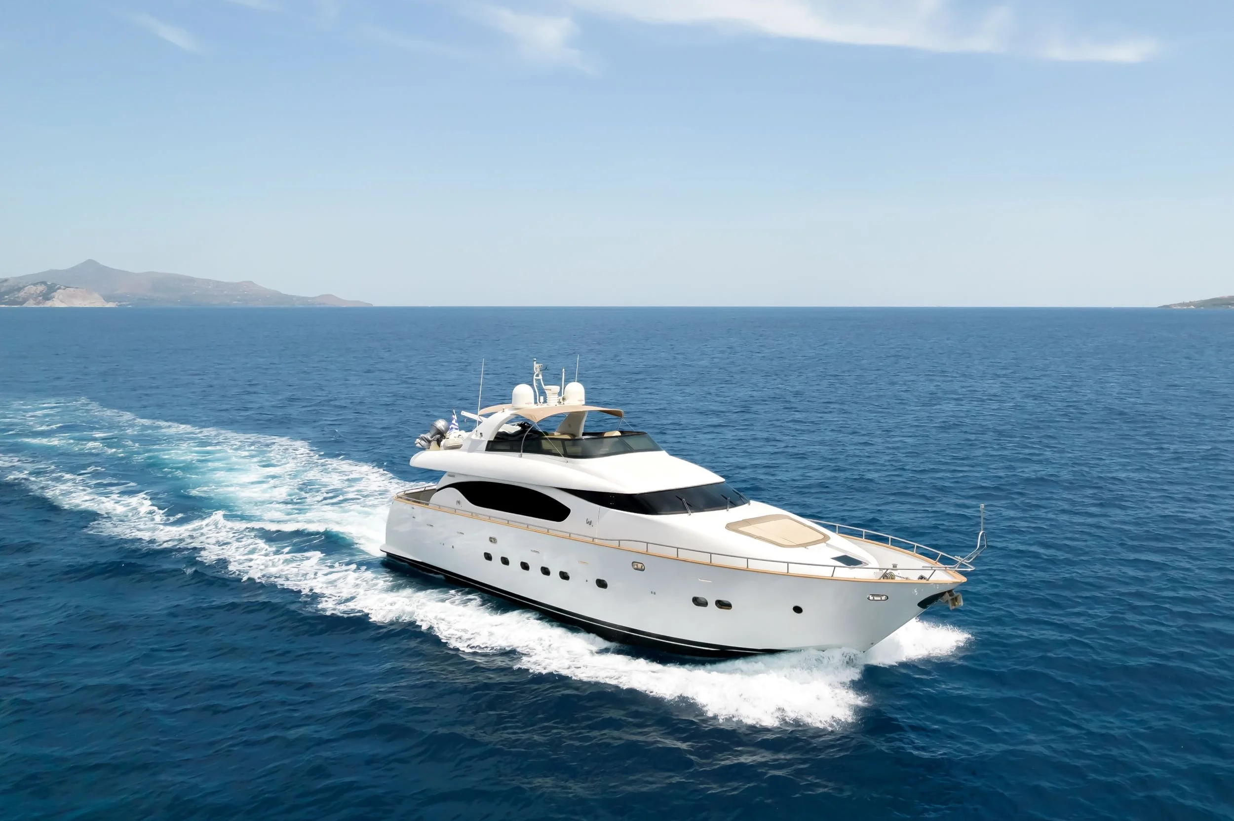 Cookie | 9 guests | 4 cabins | 24m
