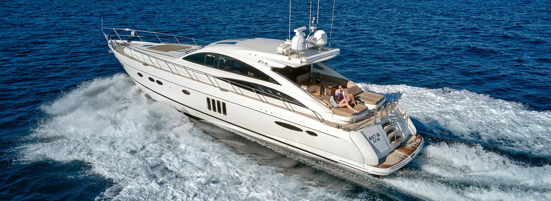Estia One | 6 guests | 3 cabins | 21m