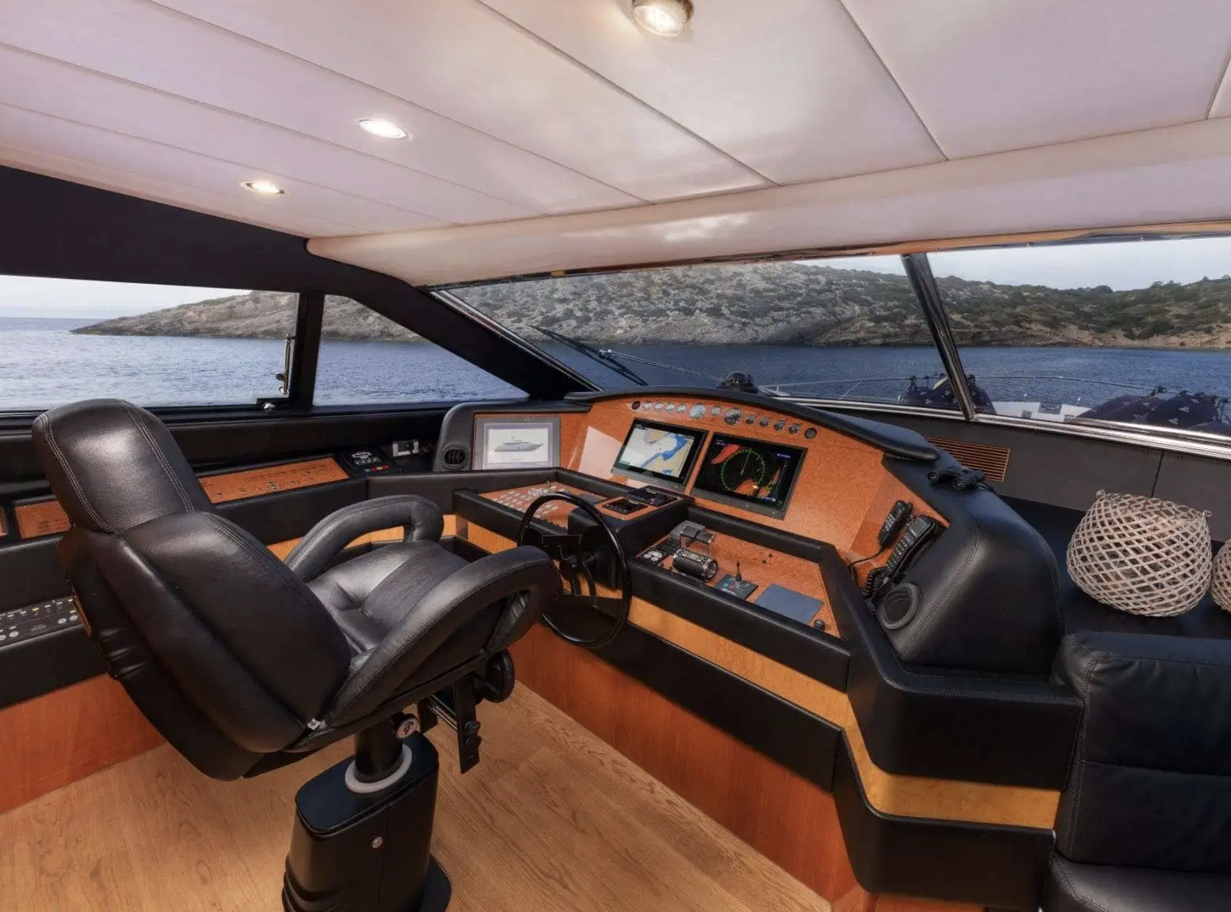 annoukayacht4.png