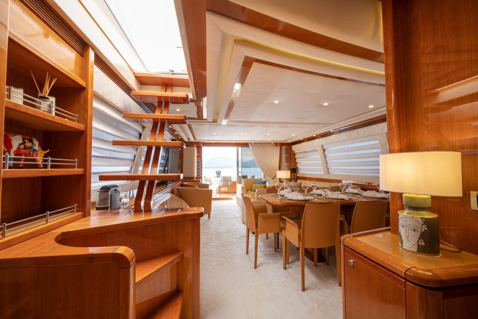 Astarte-Ferretti-motor-yacht-salon-valef-yachts (35)-min.jpg