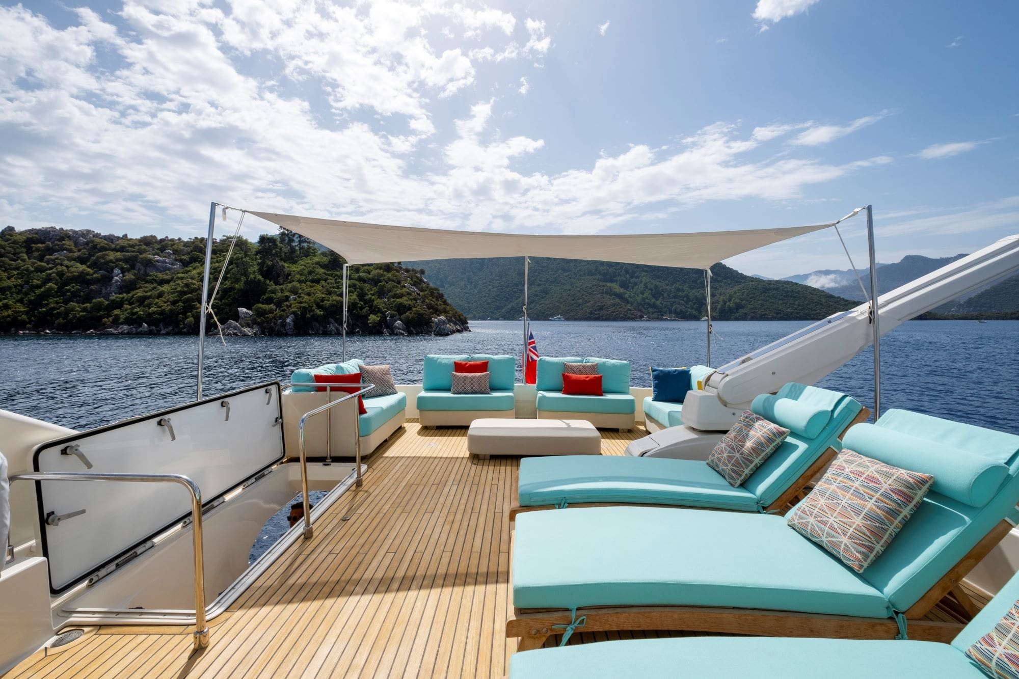 Astarte-Ferretti-motor-yacht-sundeck-valef-yachts (22)-min.jpg