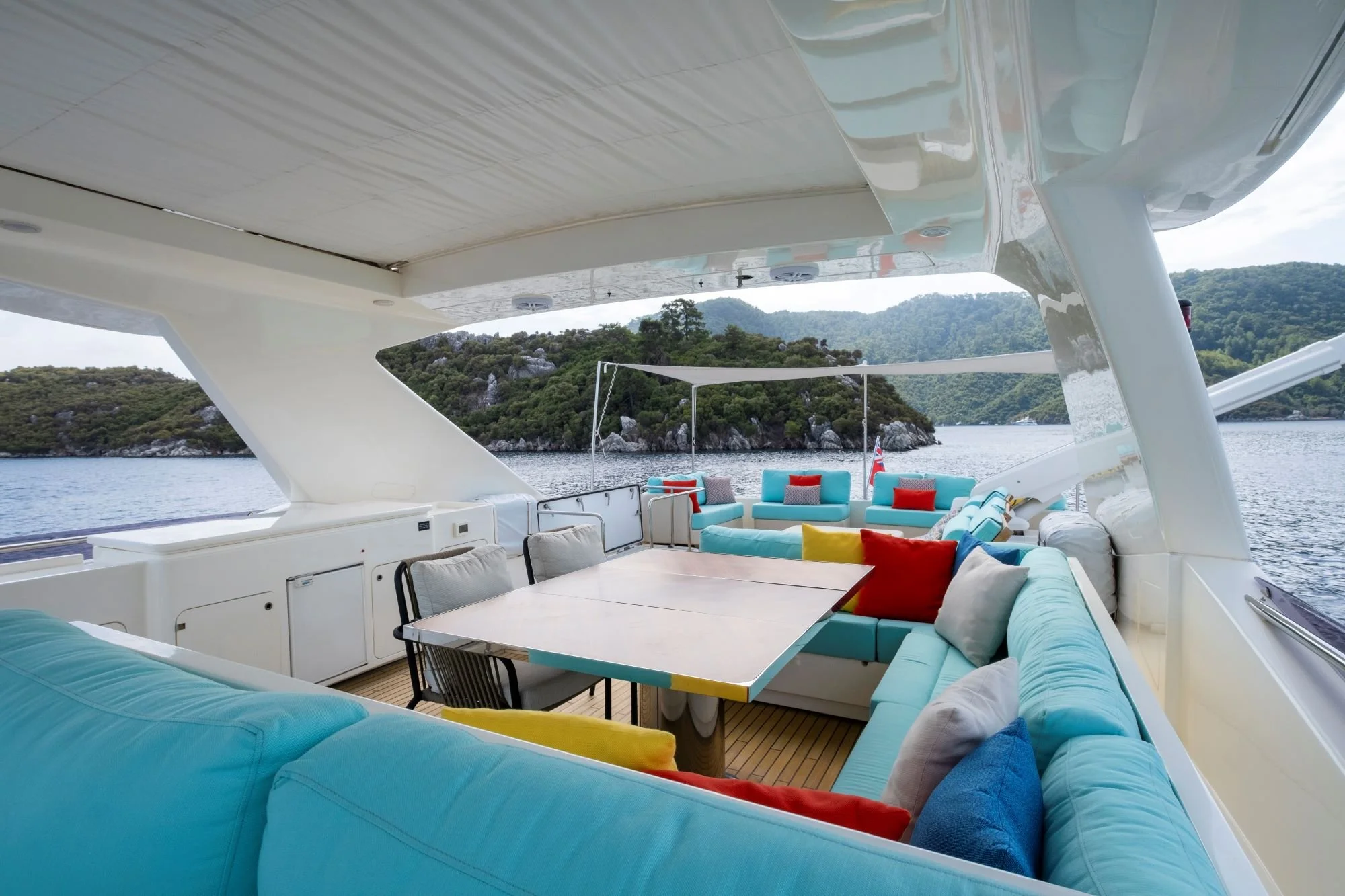Astarte-Ferretti-motor-yacht-sundeck-valef-yachts (26)-min.jpg