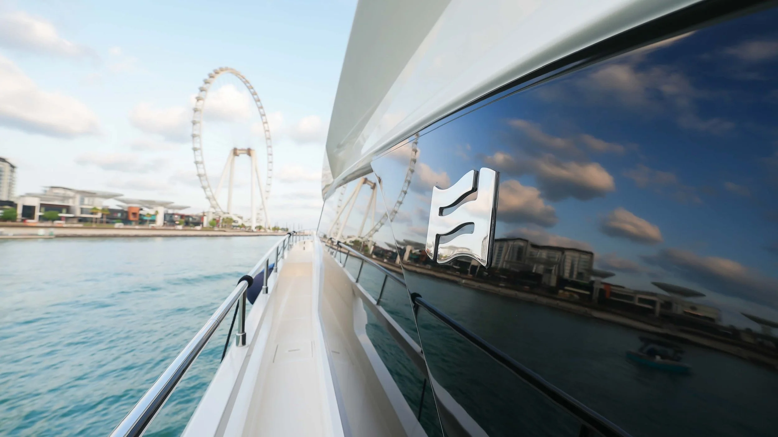 4D-Ferretti 70.jpg