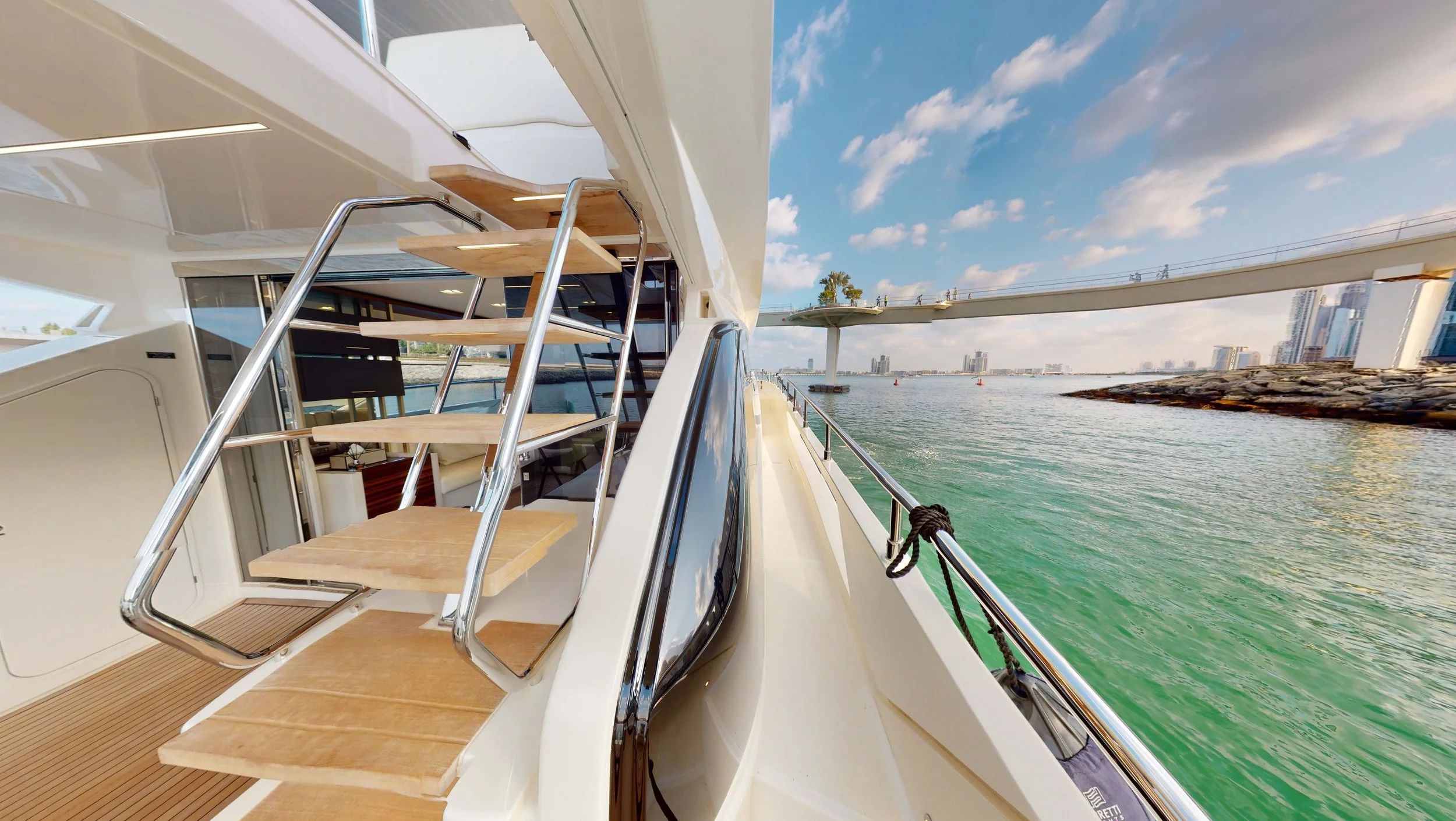7D-Ferretti 70.jpg