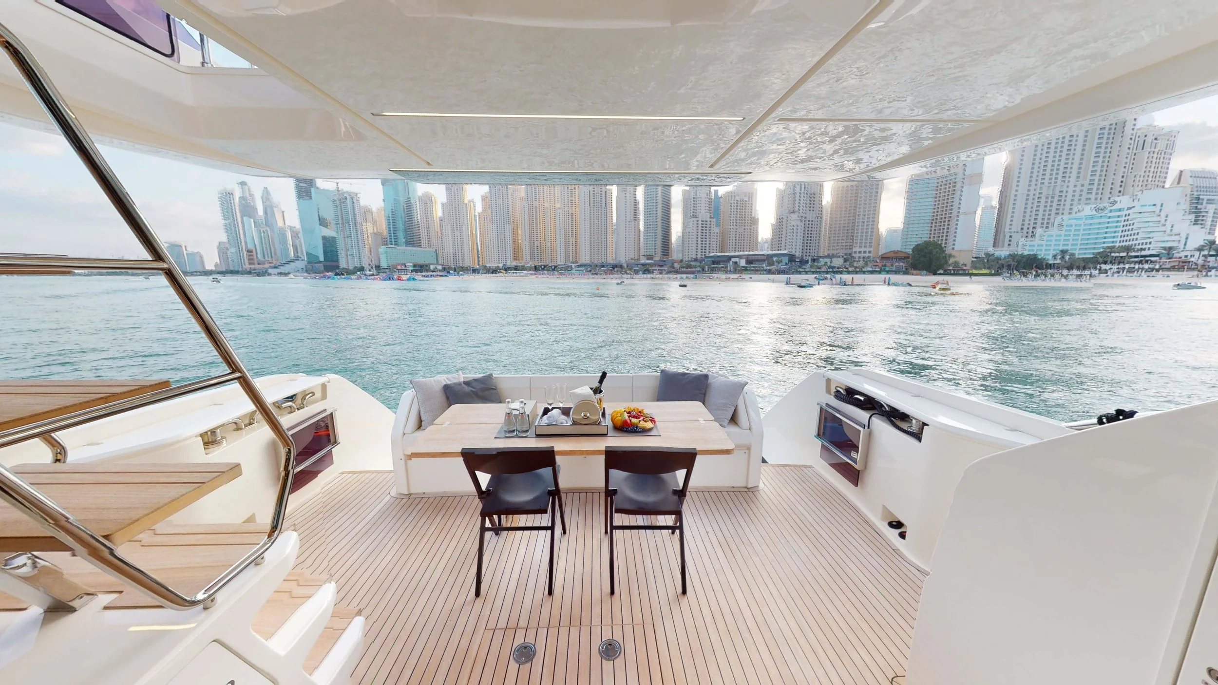 5D-Ferretti 70.jpg