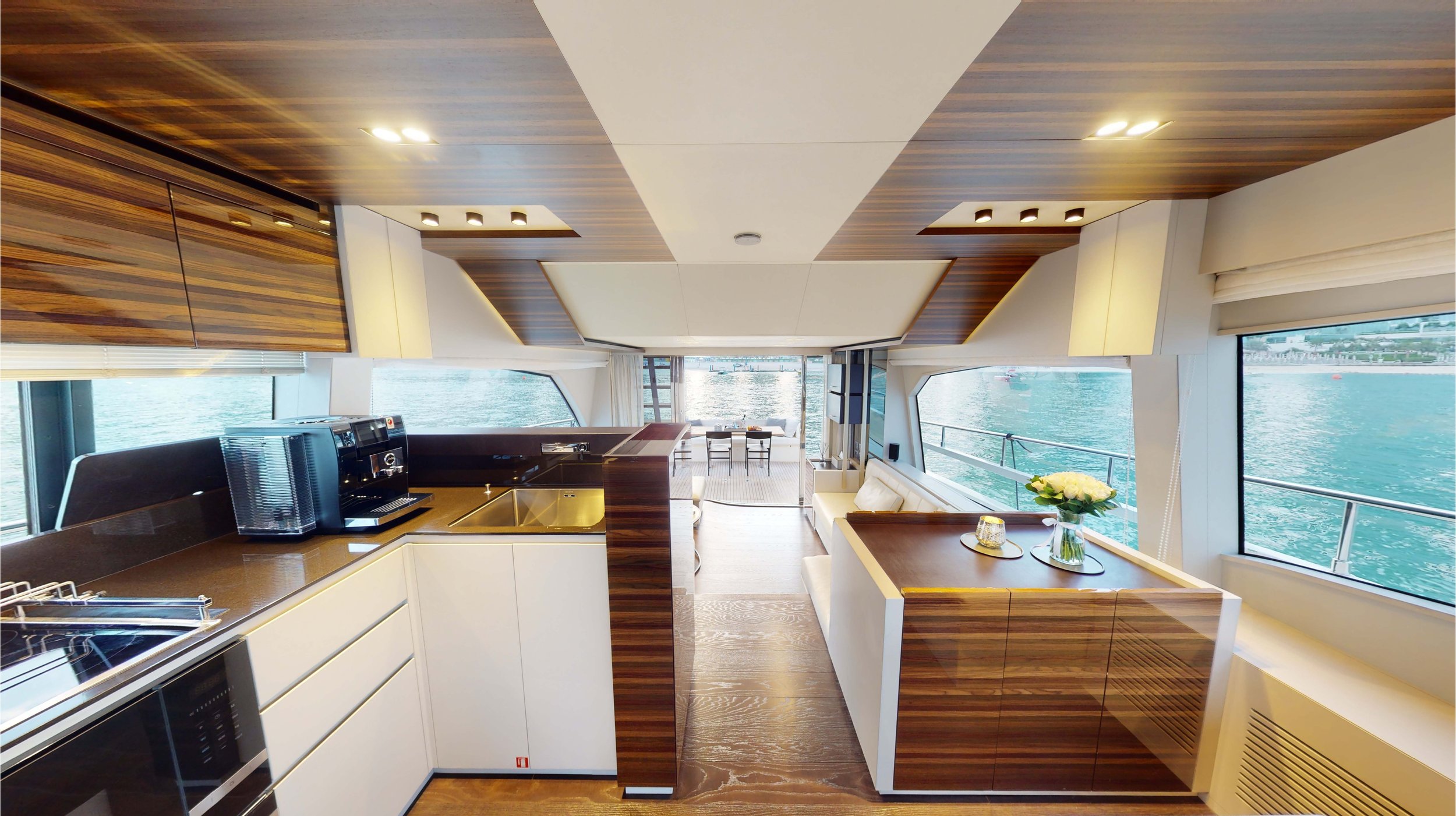 12D-Ferretti 70.jpg