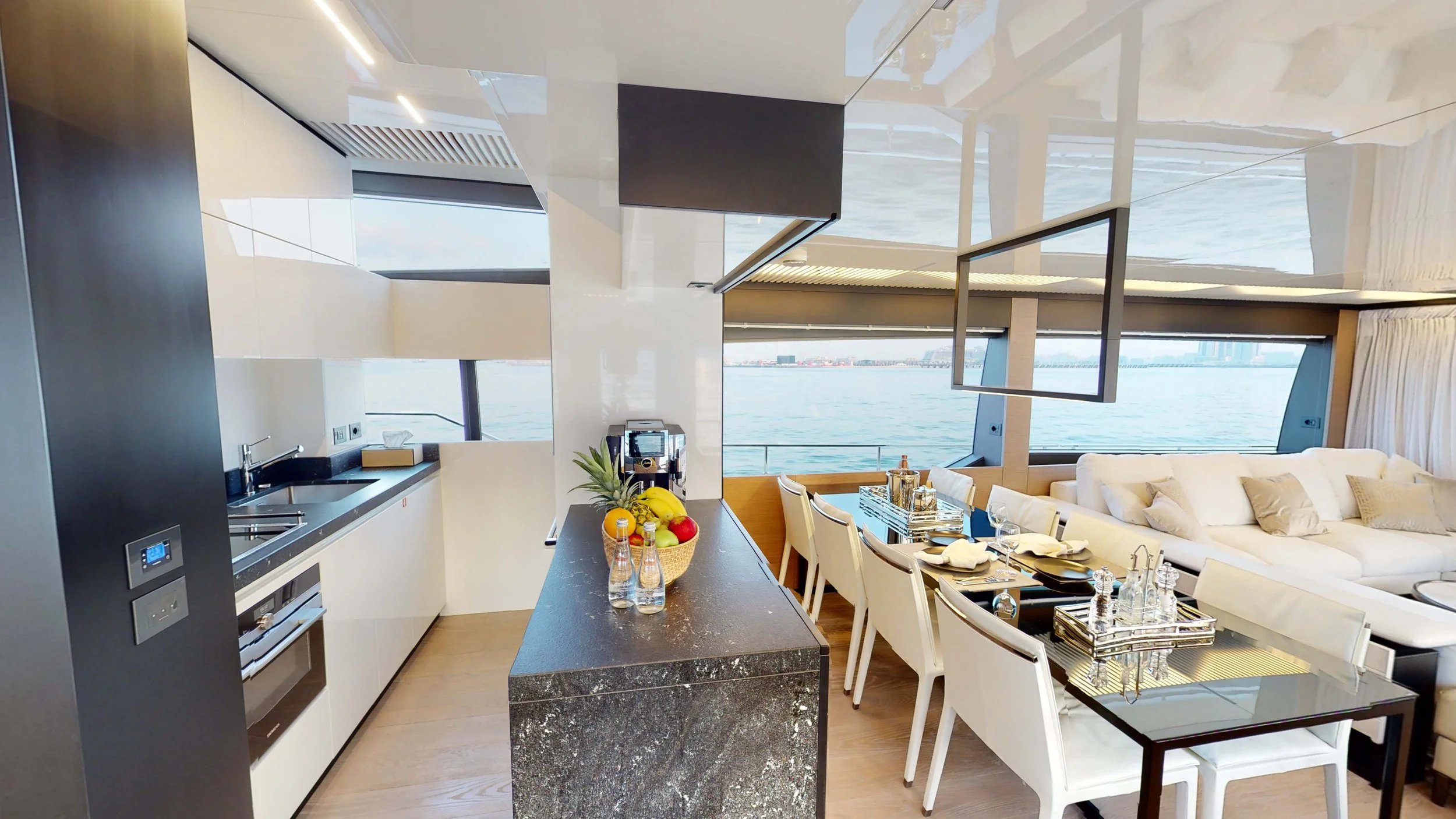11 FERRETTI 80.jpg