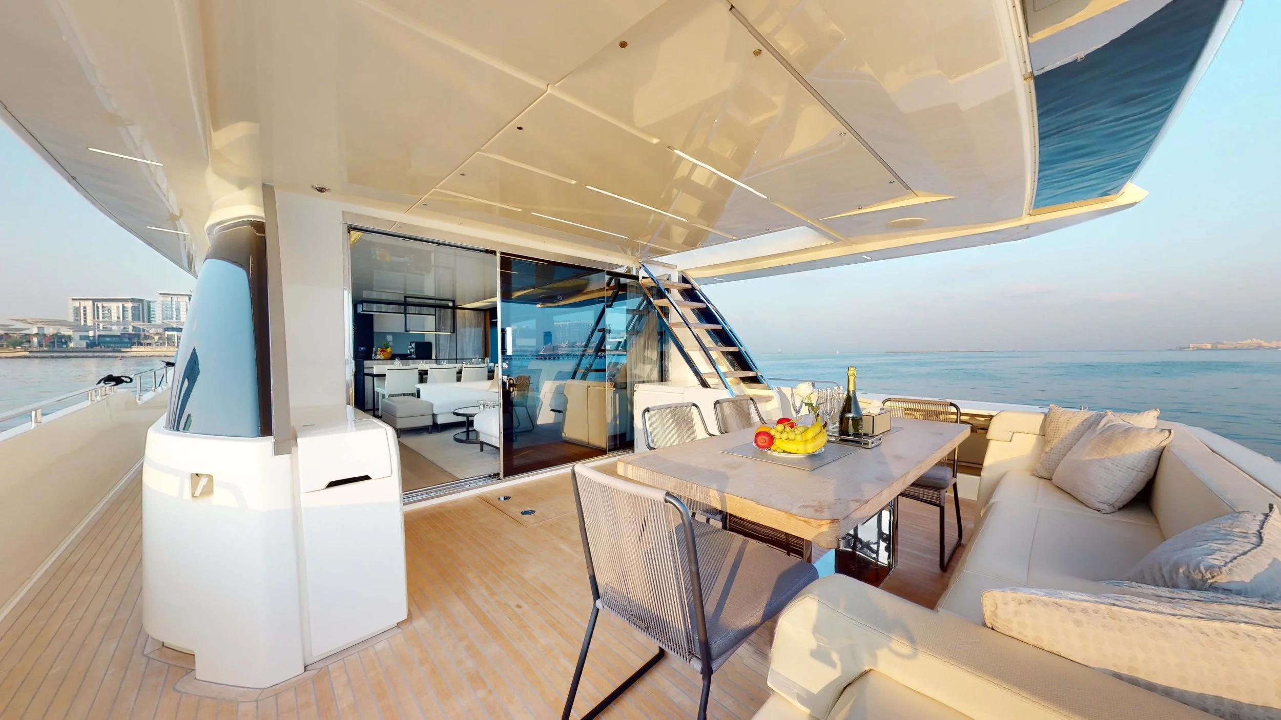 8 FERRETTI 80.jpg