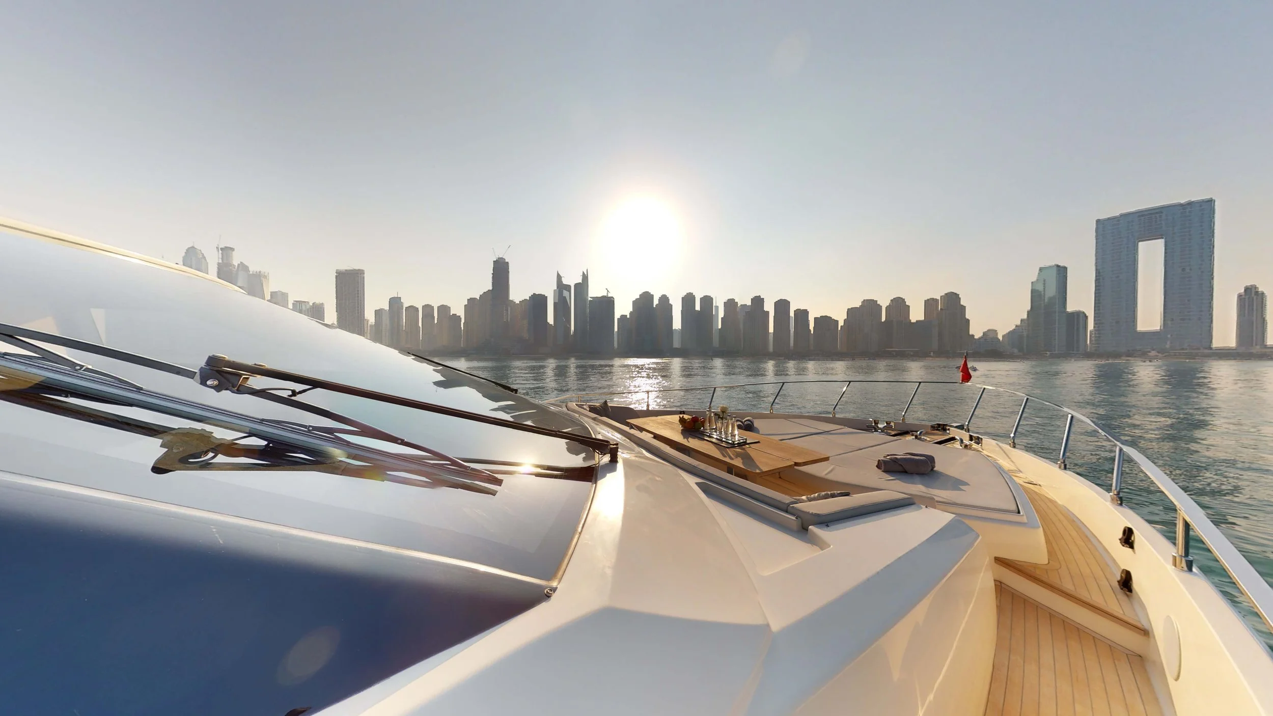 22 FERRETTI 80.jpg