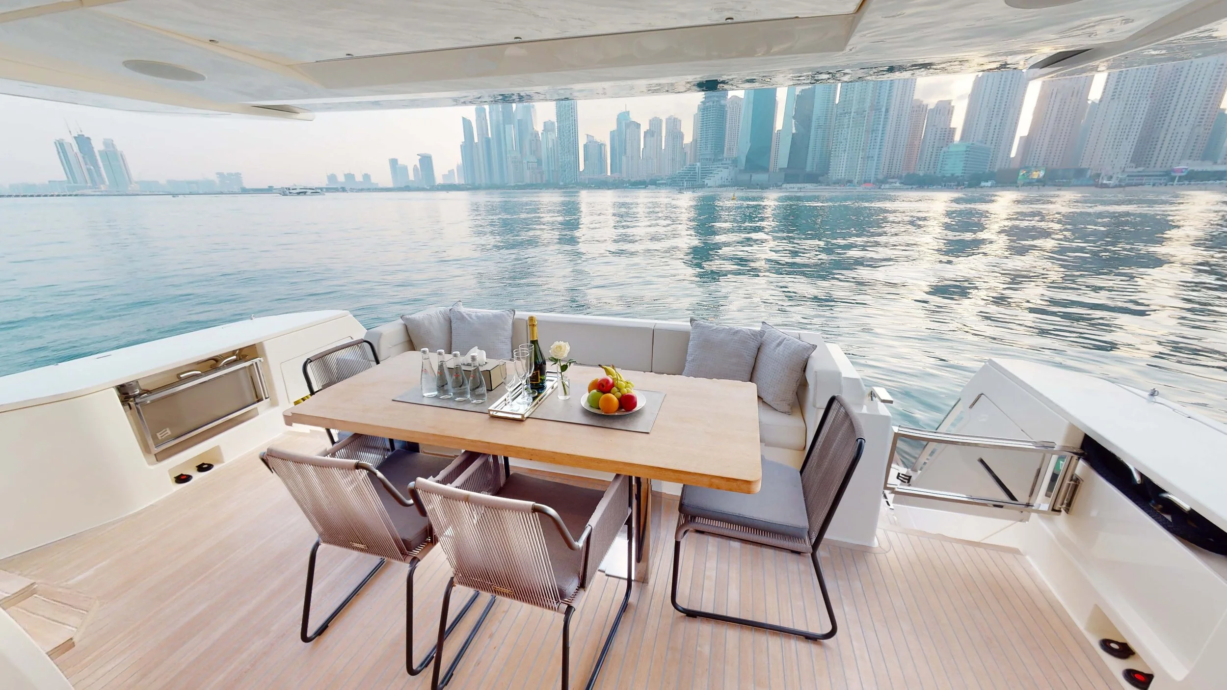 6 FERRETTI 80.jpg