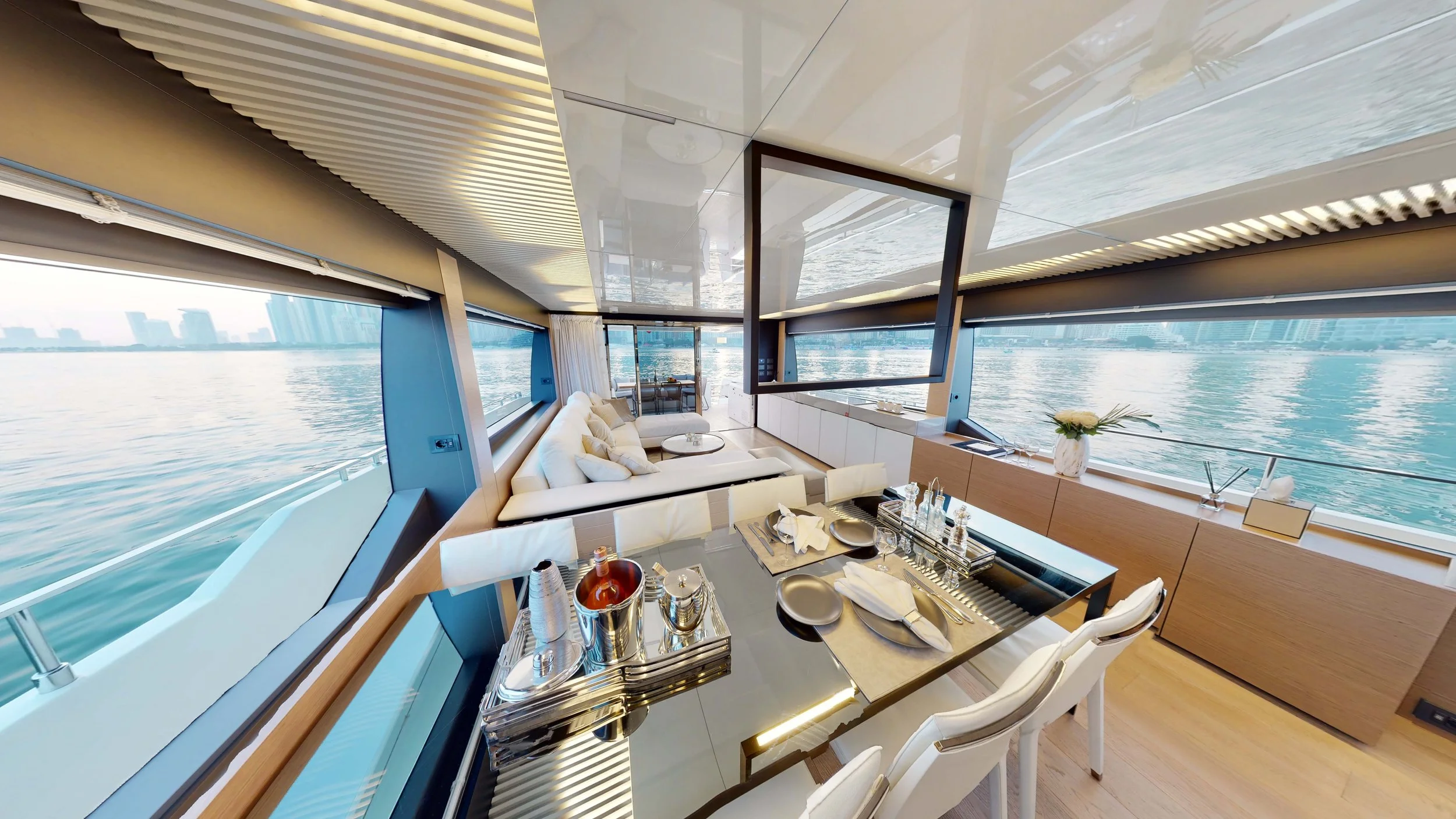 9 FERRETTI 80.jpg