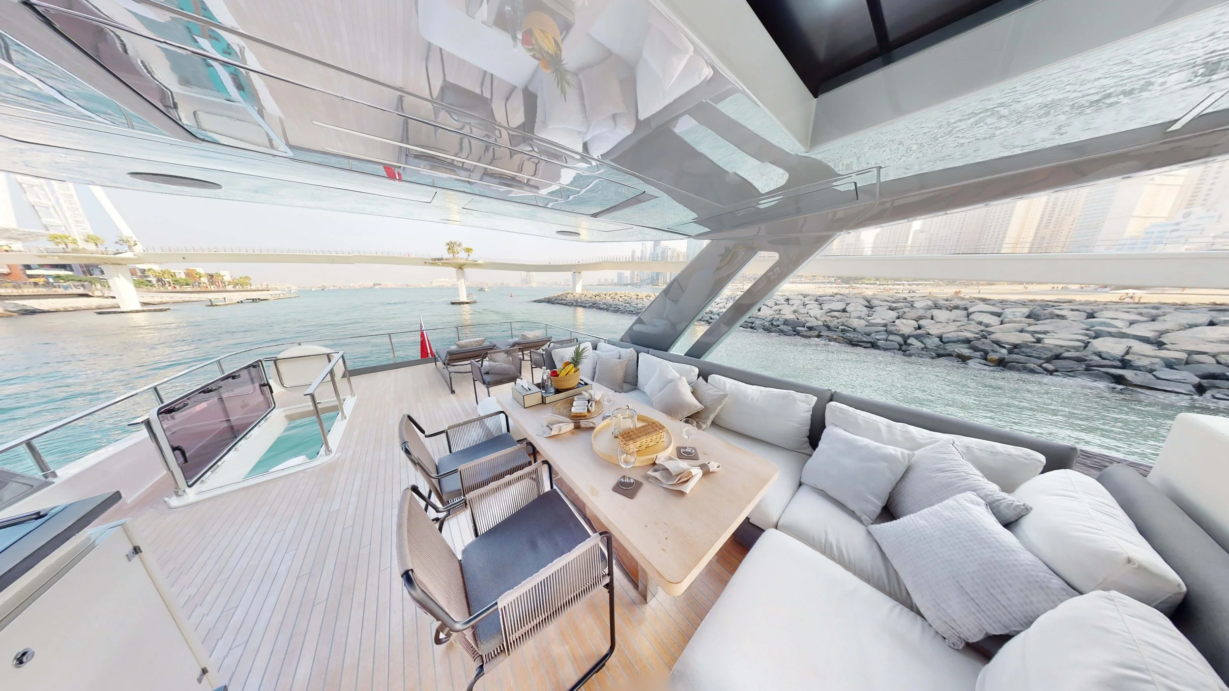 12 FERRETTI 80.jpg