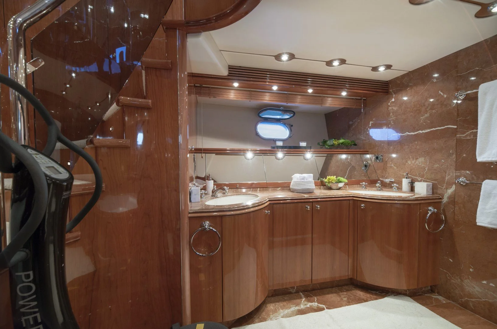 MI ALMA -  Master bath (2).jpg