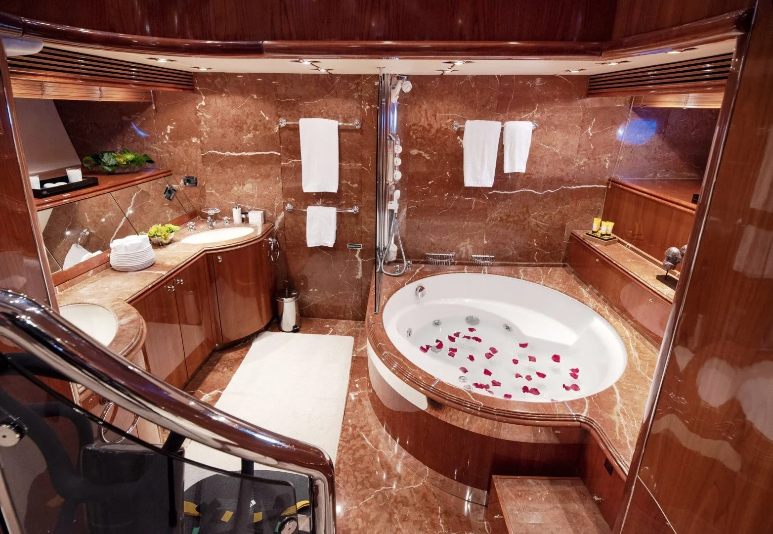 MI ALMA -  Master bath (1).jpg