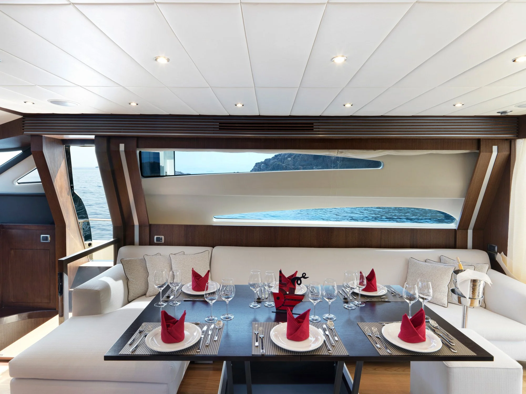 Interior_03.jpg