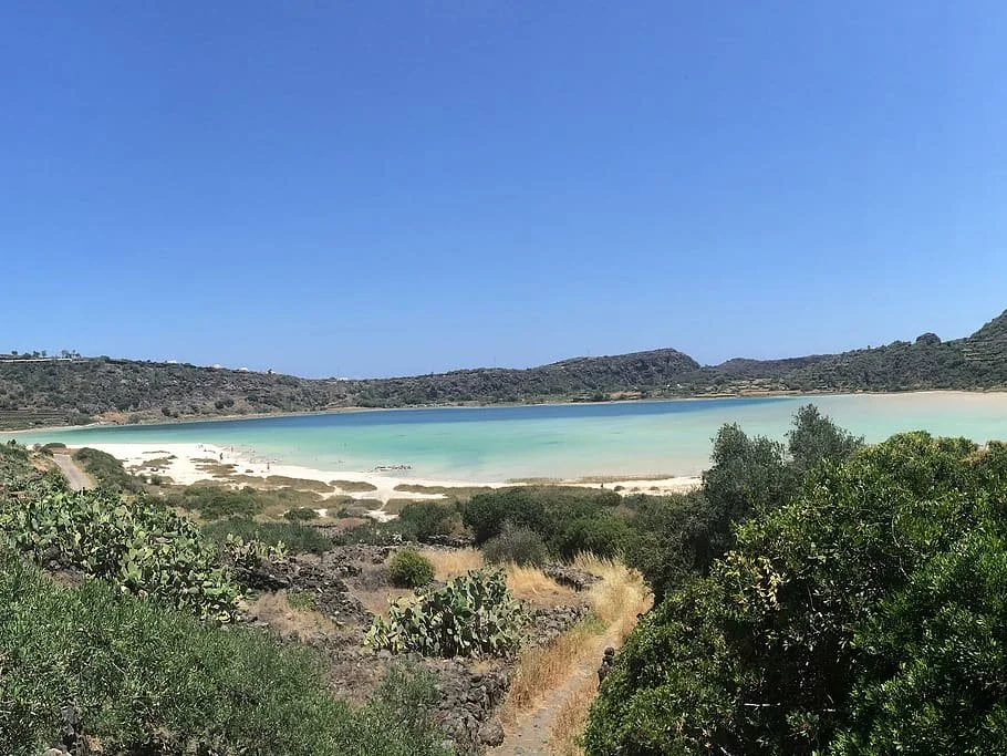 pantelleria-italy-lake-venere.jpeg