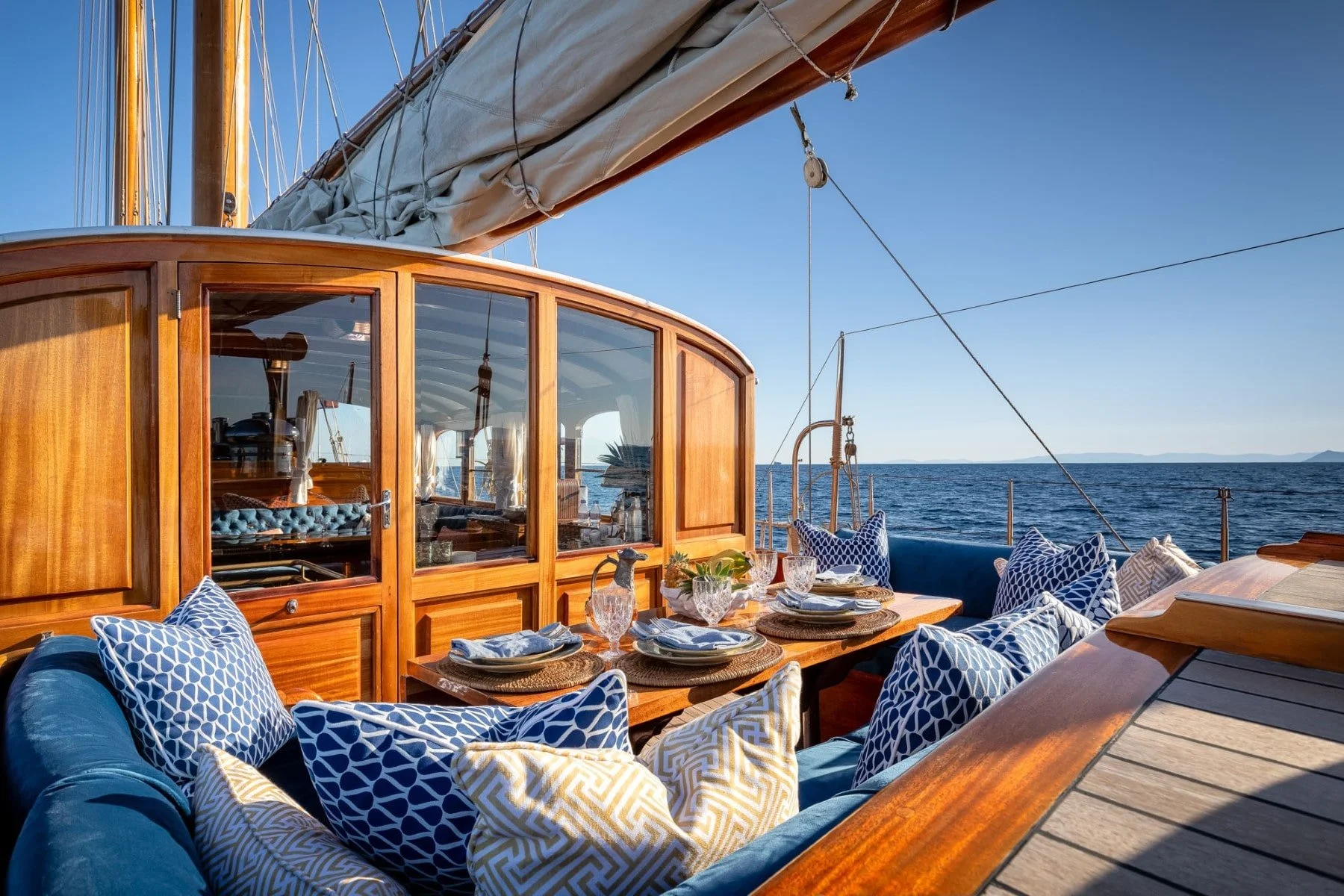weatherbird--sailing-aft-deck (5)  (1).jpg