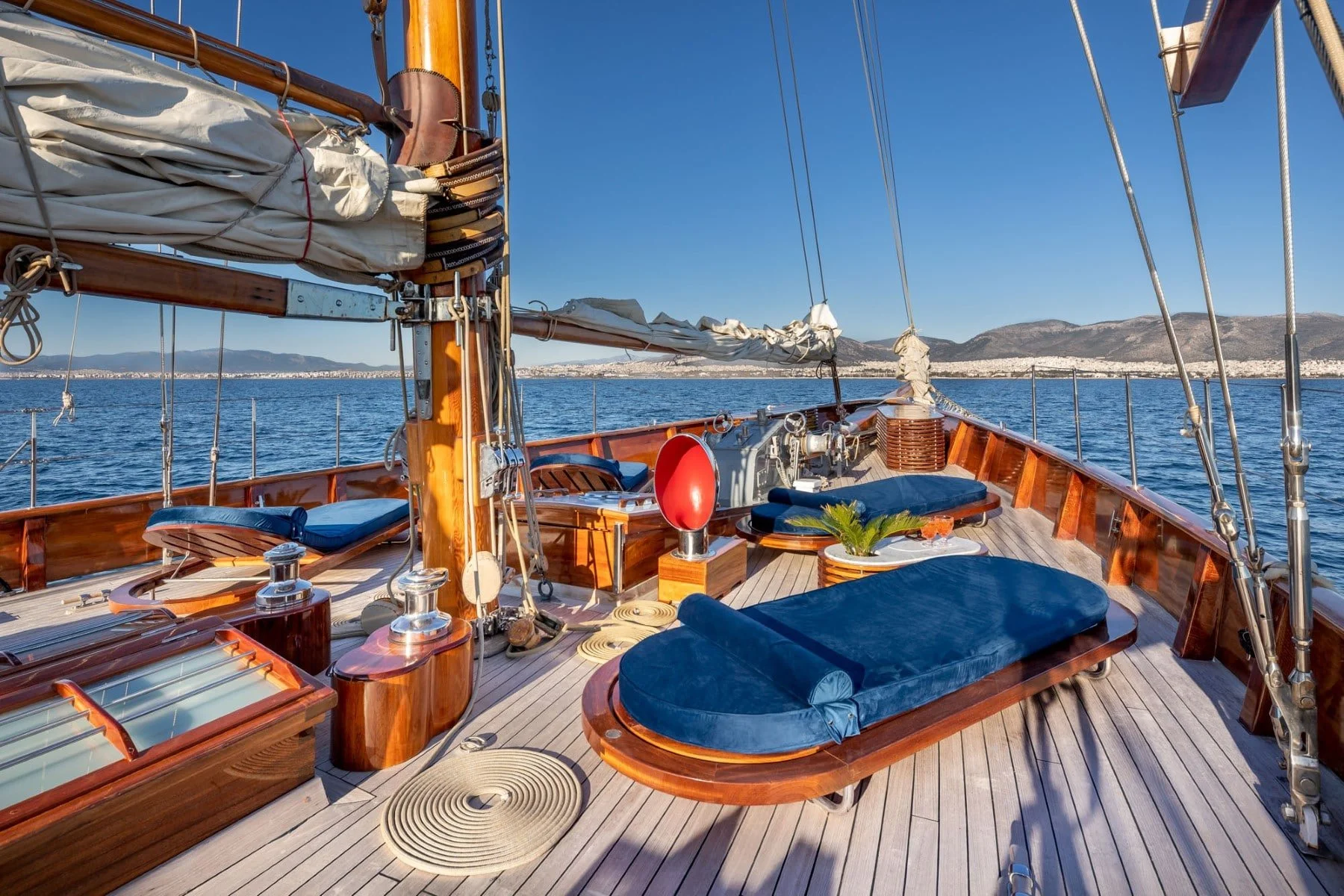 weatherbird--sailing-fore-deck (1).jpg