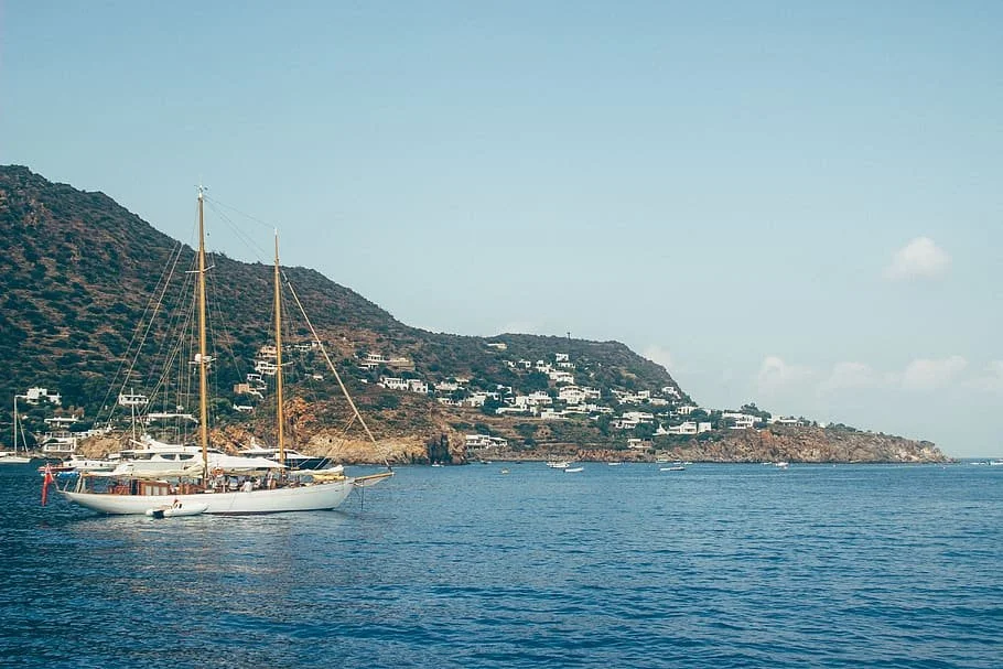 italy-panarea-boat-sea.jpeg