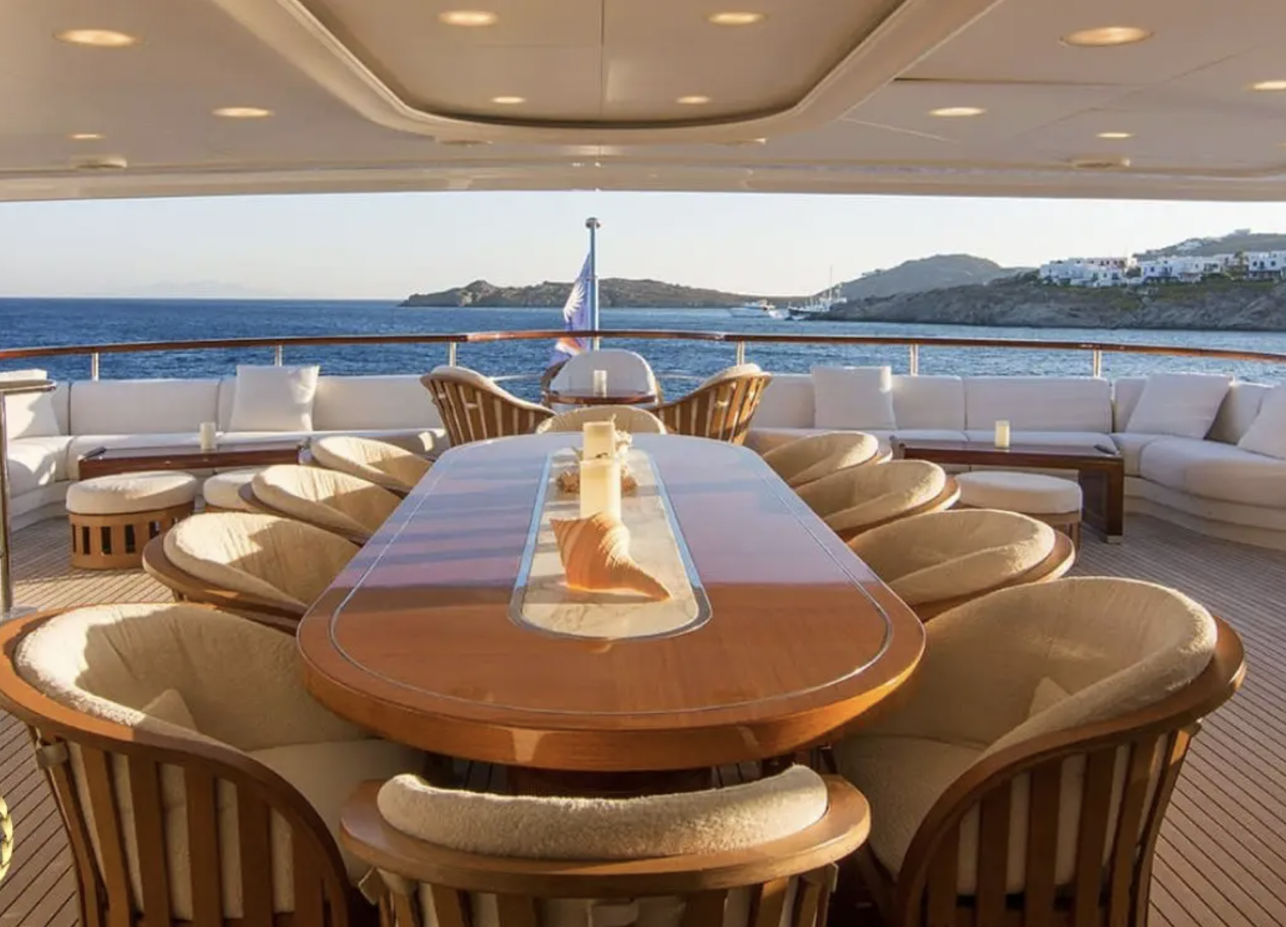 Benetti 184ft yacht charter6.png