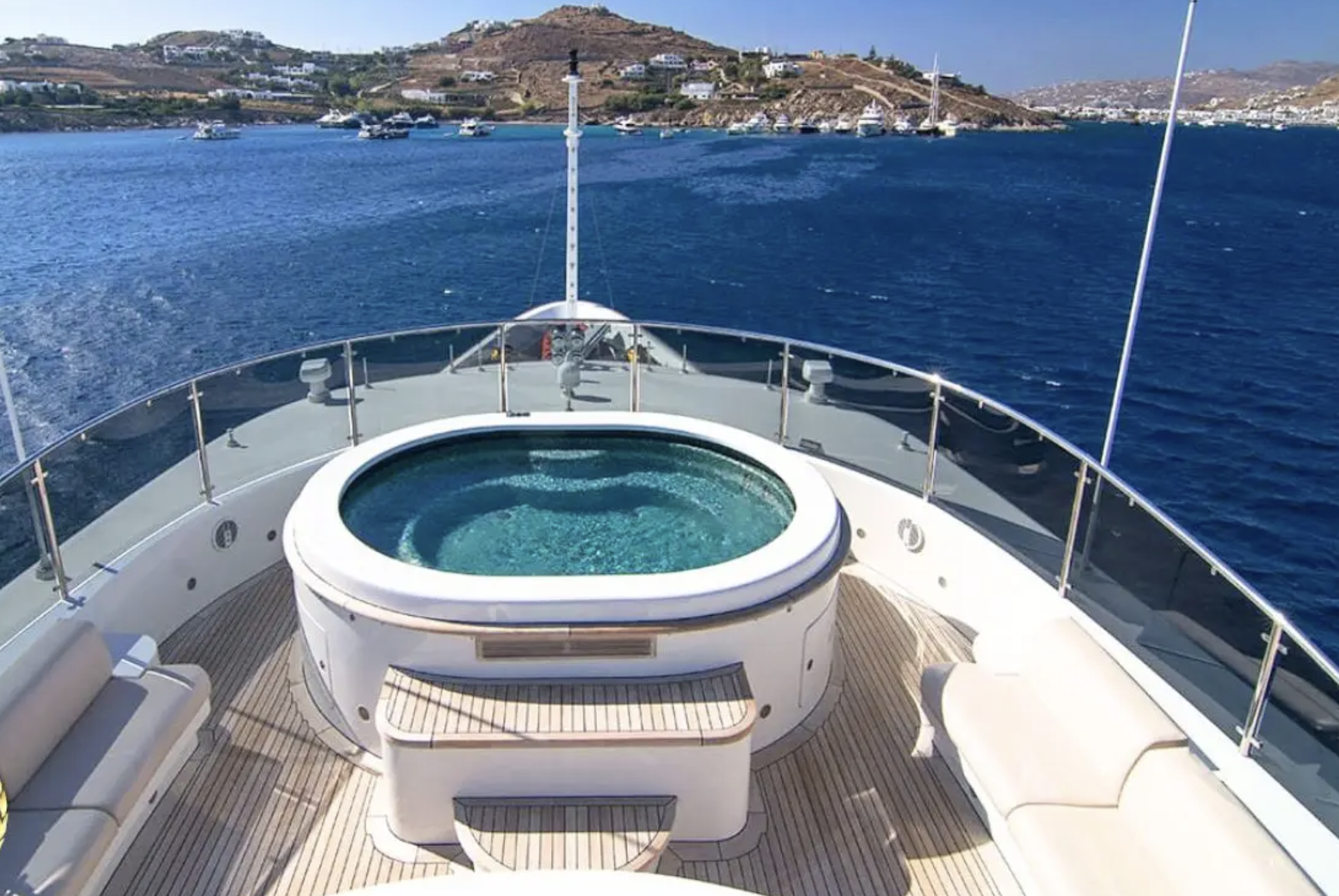 Benetti 184ft yacht charter16.png