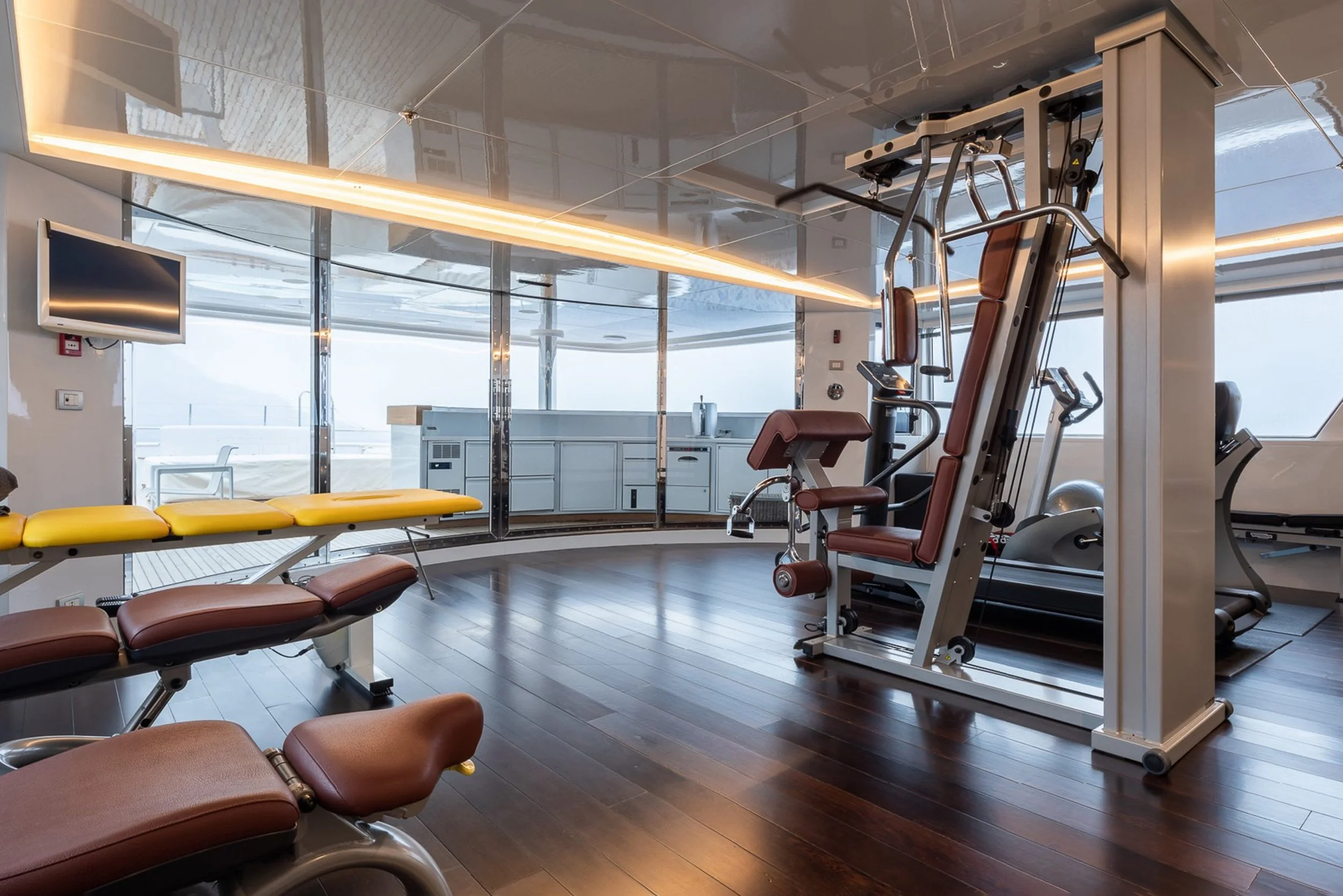 yacht-moneikos-interior-27-63dd20f6225d5_v_default_extra_big.jpeg