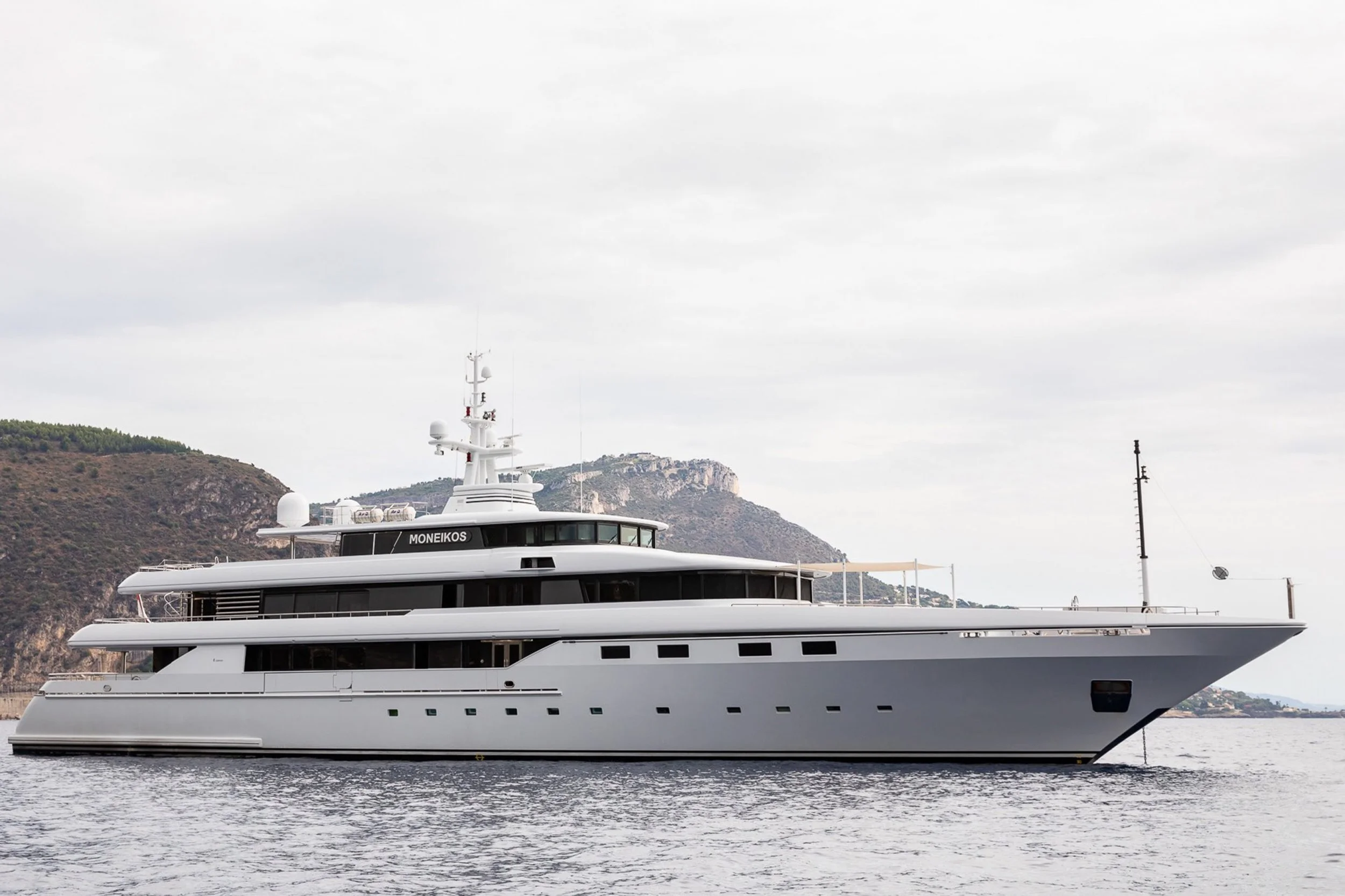 yacht-moneikos-running-01-63dd20fdaa9b3_v_default_extra_big.jpeg