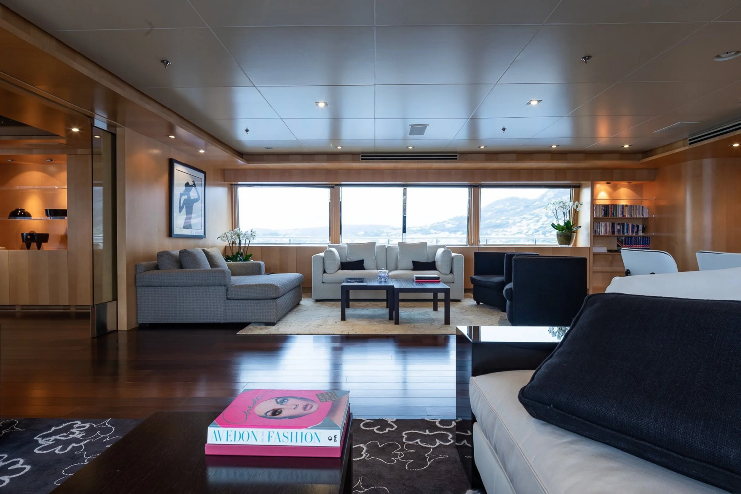 yacht-moneikos-interior-20-63dd20c29ab51_v_default_extra_big.jpeg