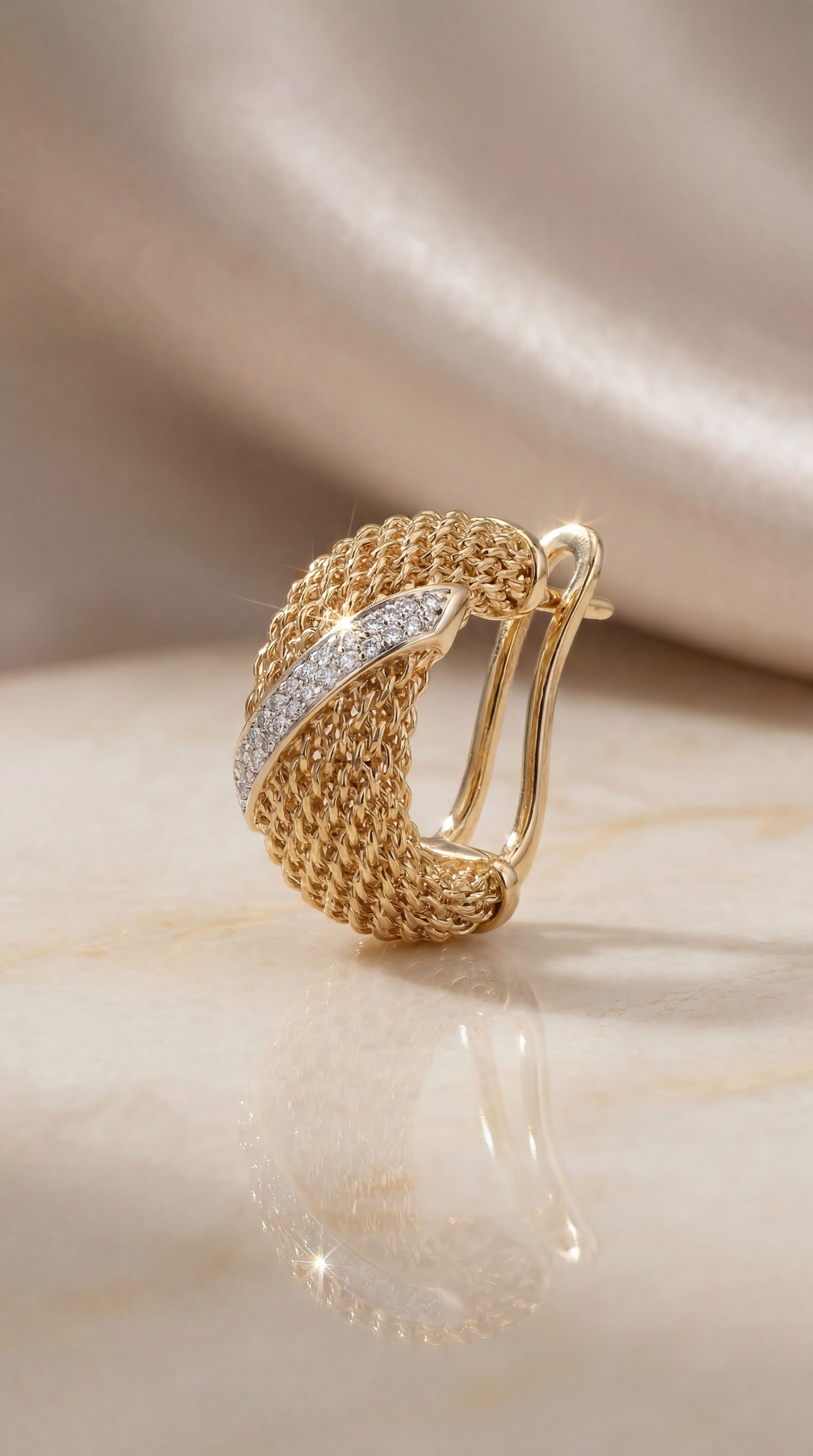 magnific__generate-the-same-jewelry-piece-from-a-sideprofile__74351.png