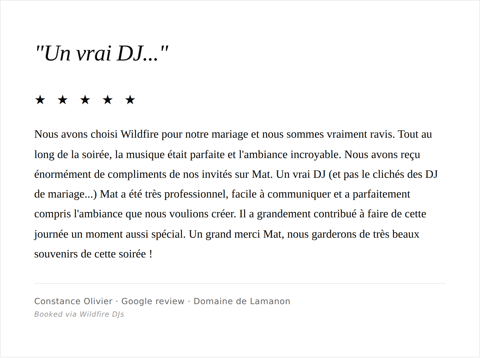 A positive review in French expressing satisfaction with a wedding DJ service, including stars and gratitude.