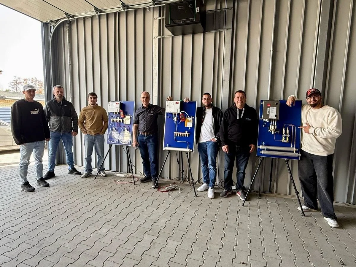⛽️ Schulung SGB Leckanzeiger 🎓

Gestern fand bei uns in house eine Schulung von unserem Partner SGB statt f&uuml;r verschiedene Leckanzeigeger&auml;te. 🤝

Leckanzeiger sind f&uuml;r den Gew&auml;sserschutz und unsere tanktechnischen Installationen 