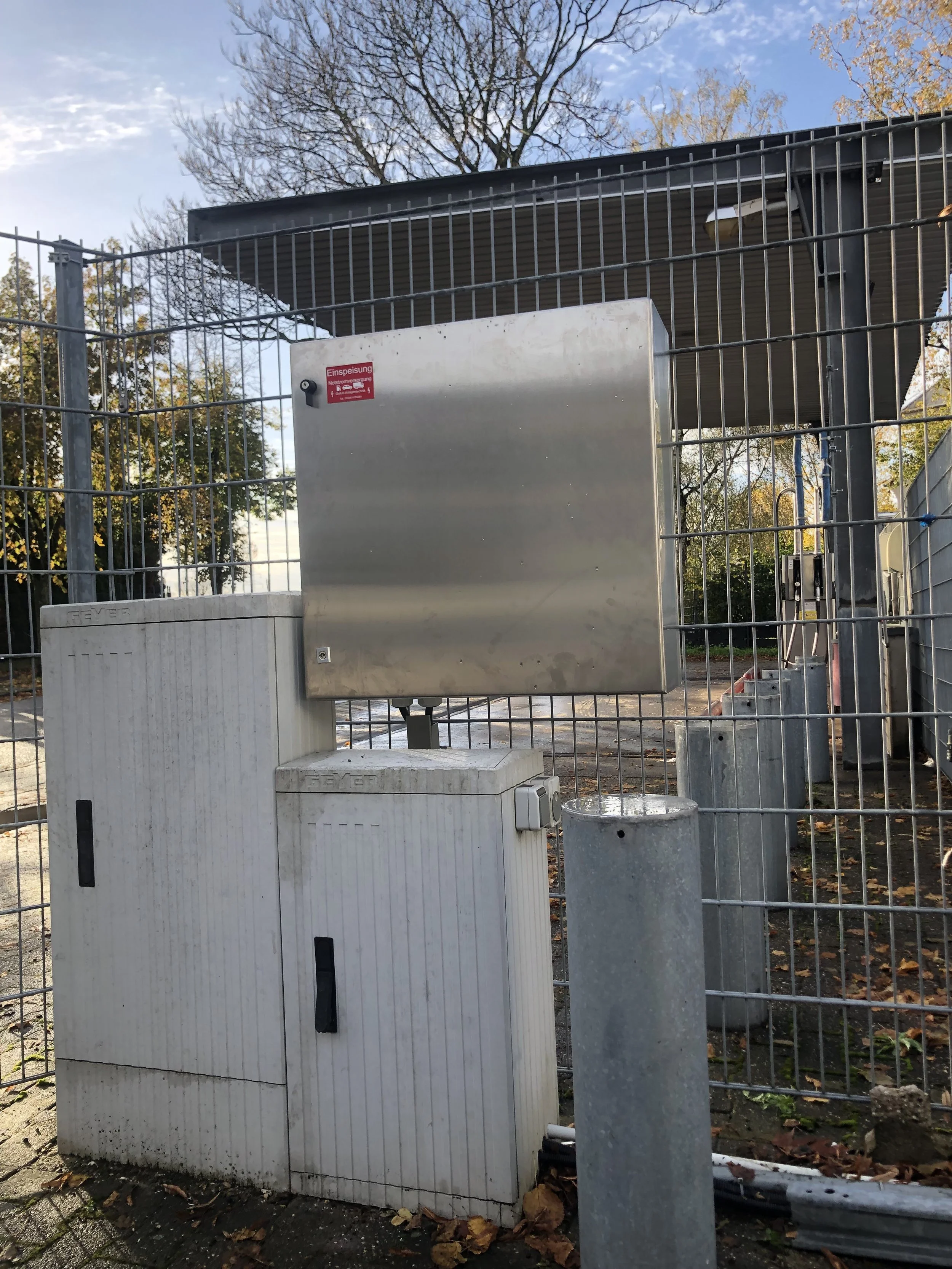 Einspeisung für Notstrom an einer Tankstelle