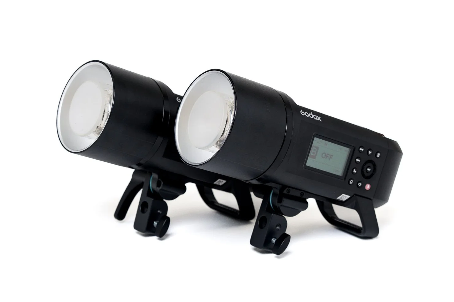 Godox AD600Pro powerful 600Ws battery-powered studio flash with fast recycle times, high-speed sync and TTL capability. Bowens-mount compatibility allows use with a wide range of softboxes, reflectors and other light-shaping modifiers