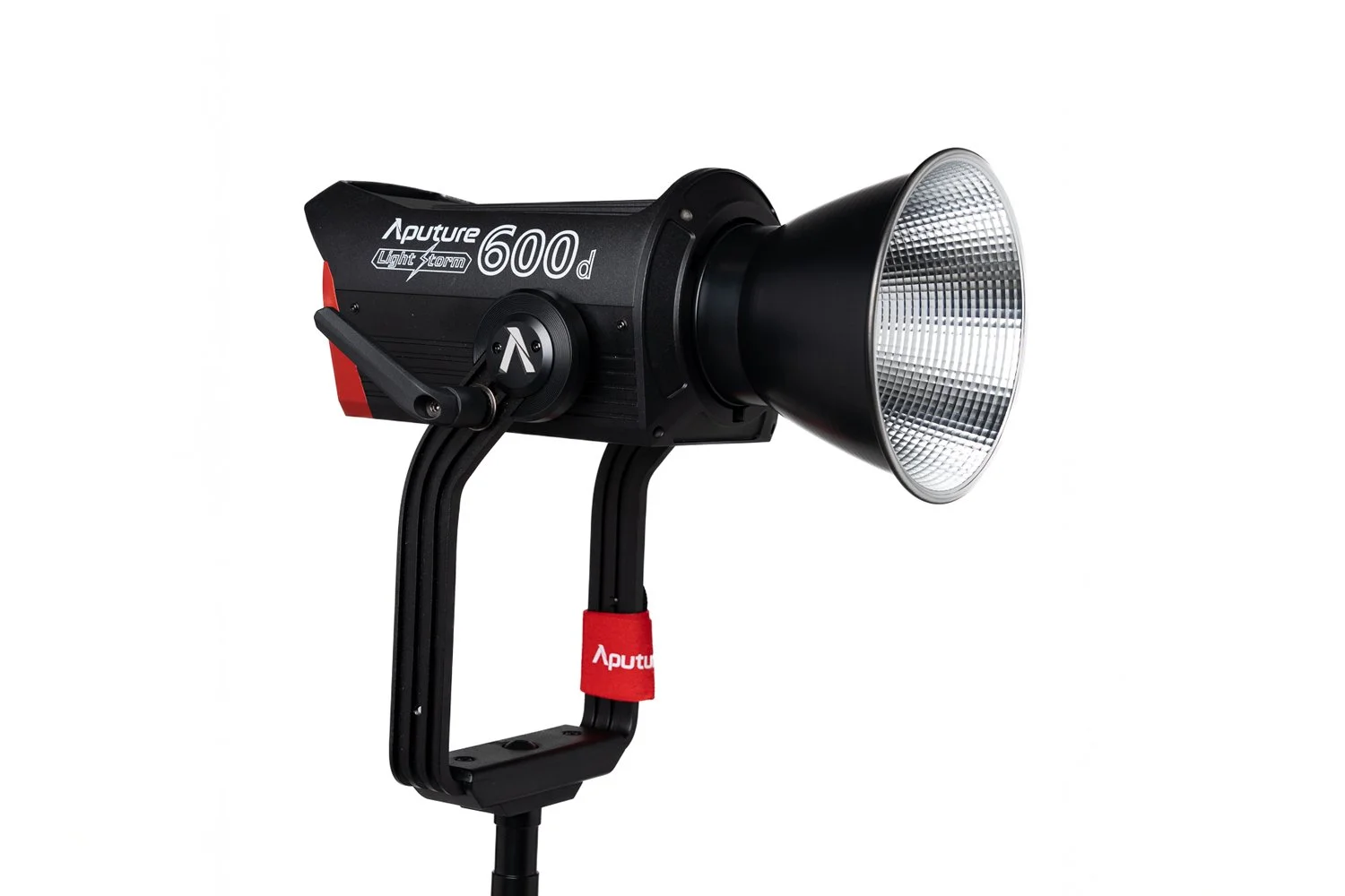 Aputure LS 600d Daylight LED — powerful 600W continuous light with a fixed 5600K daylight output. Compatible with Bowens-mount softboxes and a wide range of Aputure light-shaping accessories.