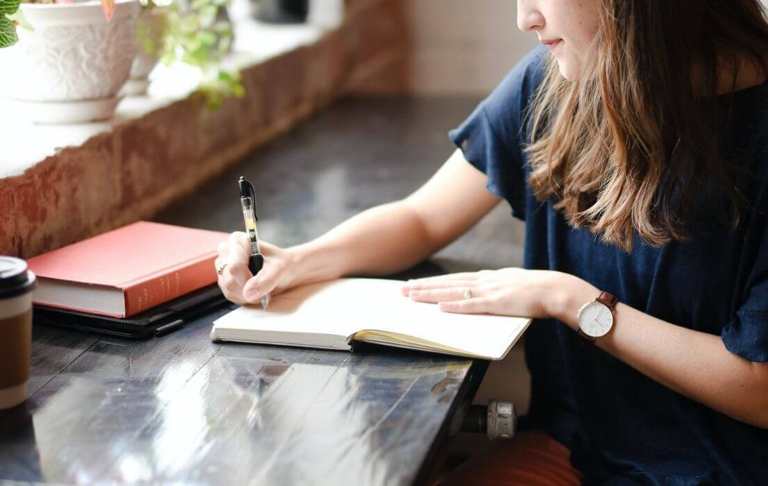 How to Ditch Descriptive Writing and Conquer Critical Writing