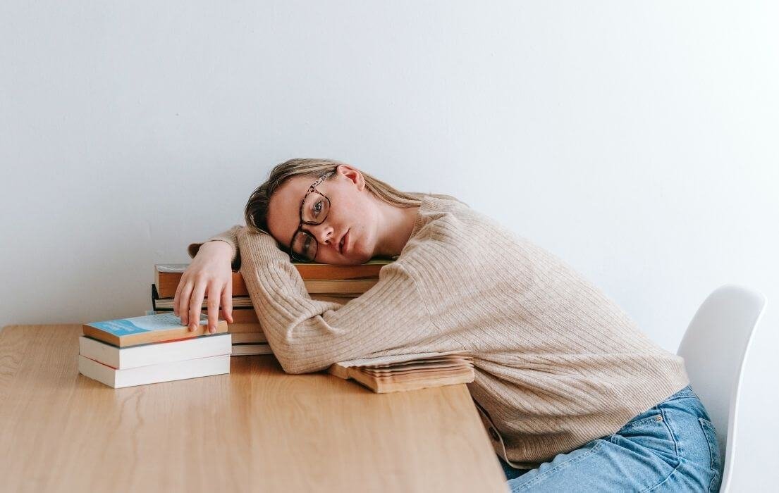 7 Mistakes We Make When We’re Overwhelmed With Studying