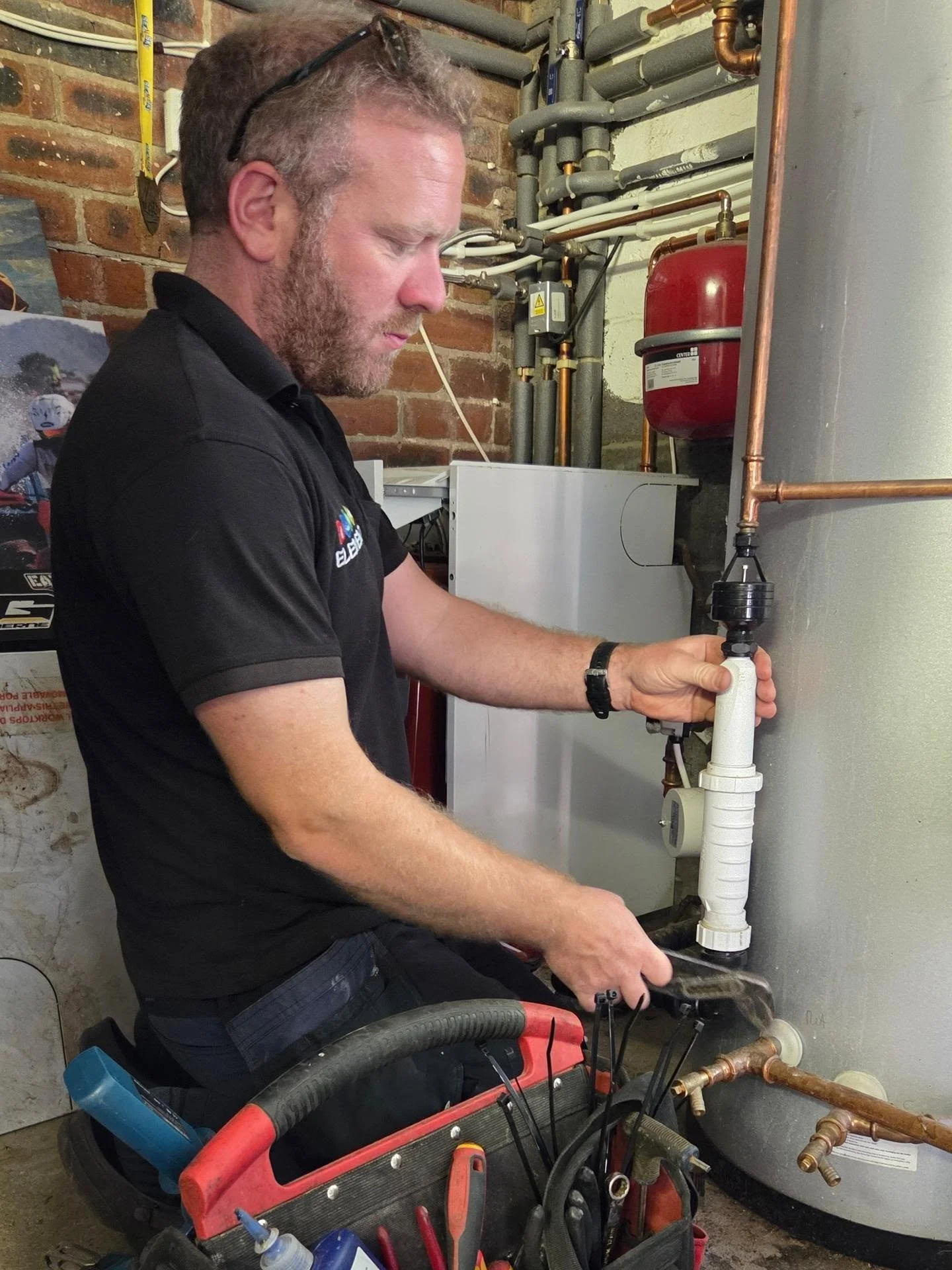 Heating back on? 🔥

If you can&rsquo;t remember when your boiler was last serviced, this is your reminder to check.

Element provides servicing and repairs for gas, oil and LPG boilers across the Yorkshire Coast. Whether you&rsquo;re booking a routi