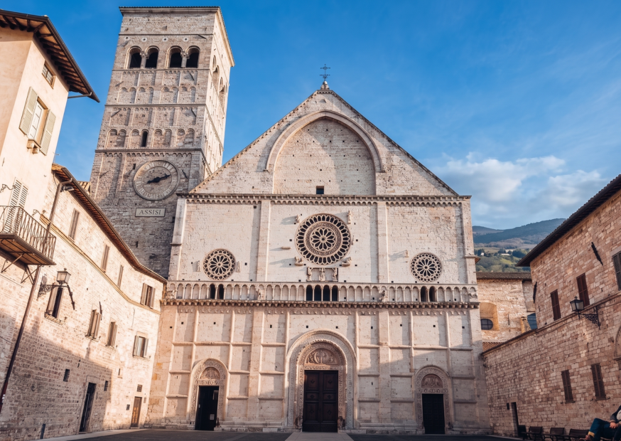 duomo san rufino assisi hotel vicino