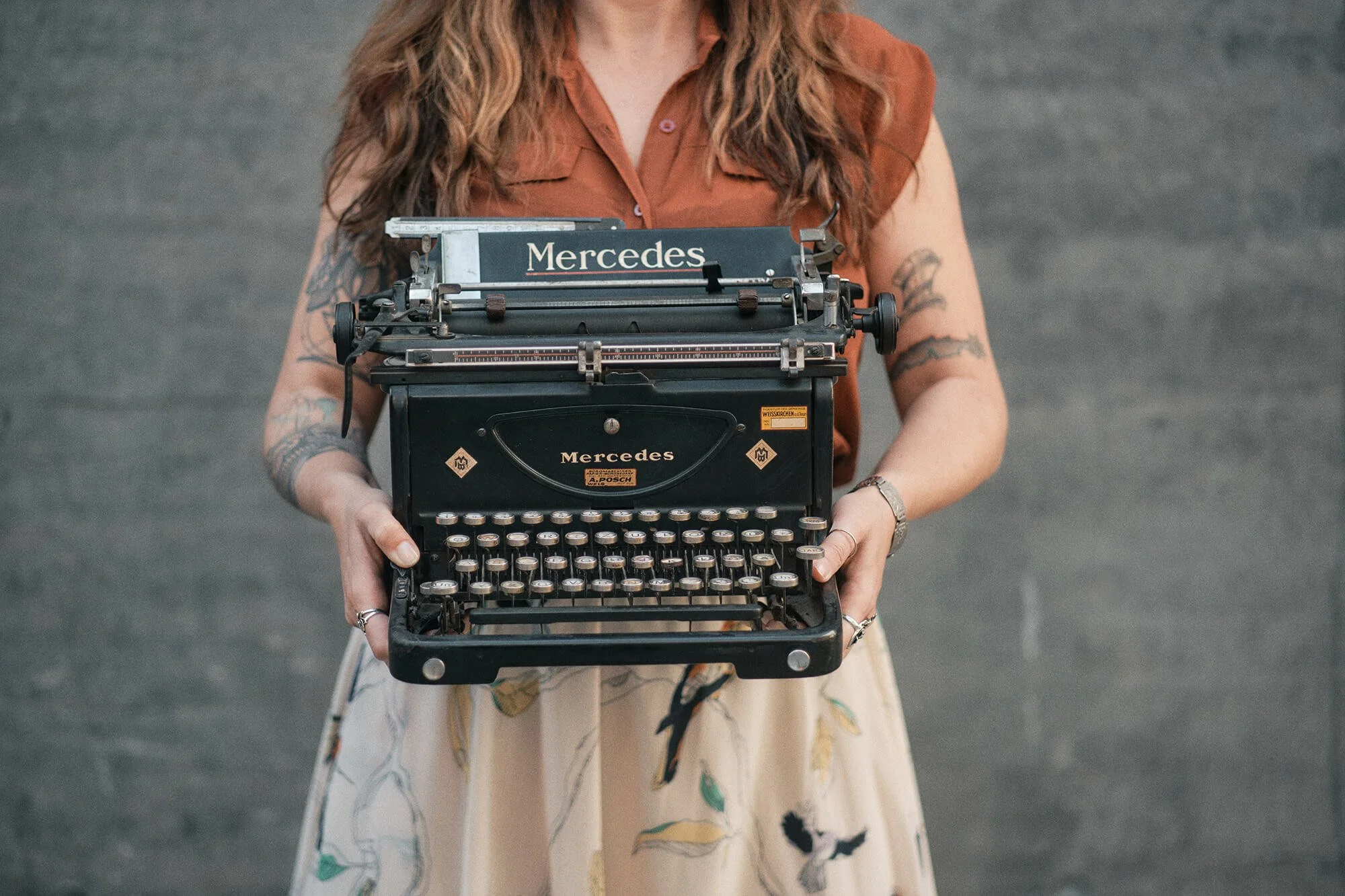 Vintage-Schreibmaschine als Symbol für kreatives Schreiben, Texte und Storytelling.