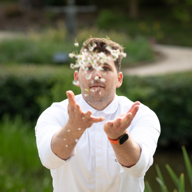 Leonardslee-Gardens-Forage.png