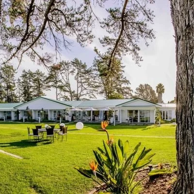 Lakeside Lodge
