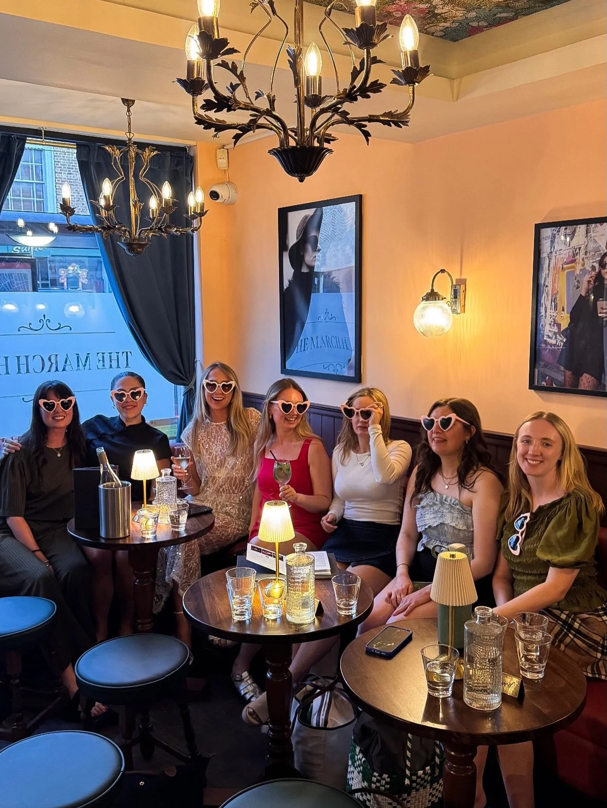 Afternoons at The March Hare 💙🐇 

Here to make memories whether it&rsquo;s a personal celebration or your favourite football team winning a match 💪⚽️

#themarchharelondon #kingsroad #chelseapub #livemusic #livesports