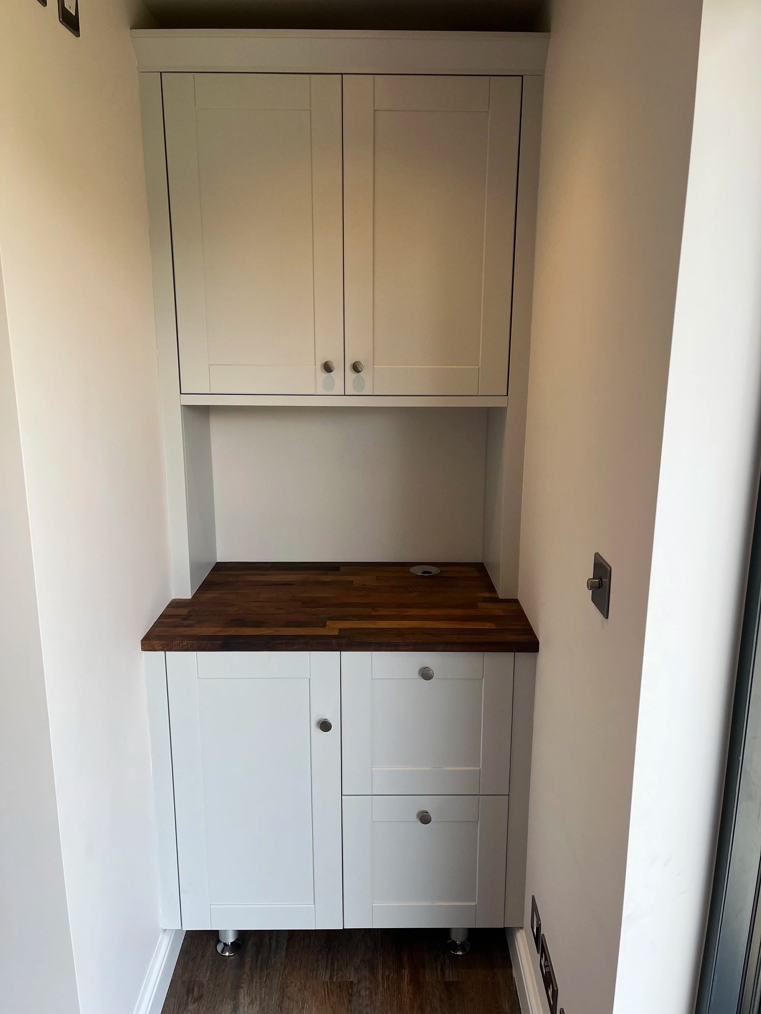 Bespoke Garden Office Kitchenette with Handcrafted and painted Shaker Style Doors.